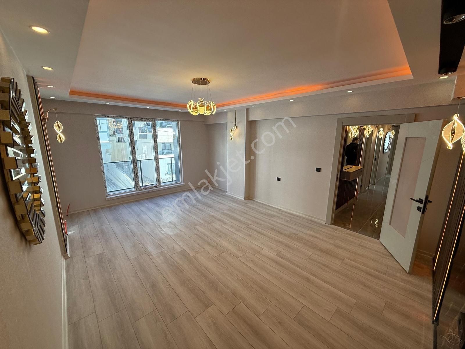 Keçiörende 3+1 Full Yapılı İskanlı Teras Balkonlu Cadde Yanı - Görsel 17