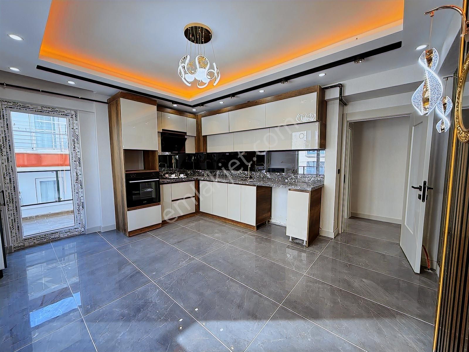 Keçiörende 3+1 Full Yapılı İskanlı Teras Balkonlu Cadde Yanı - Görsel 2