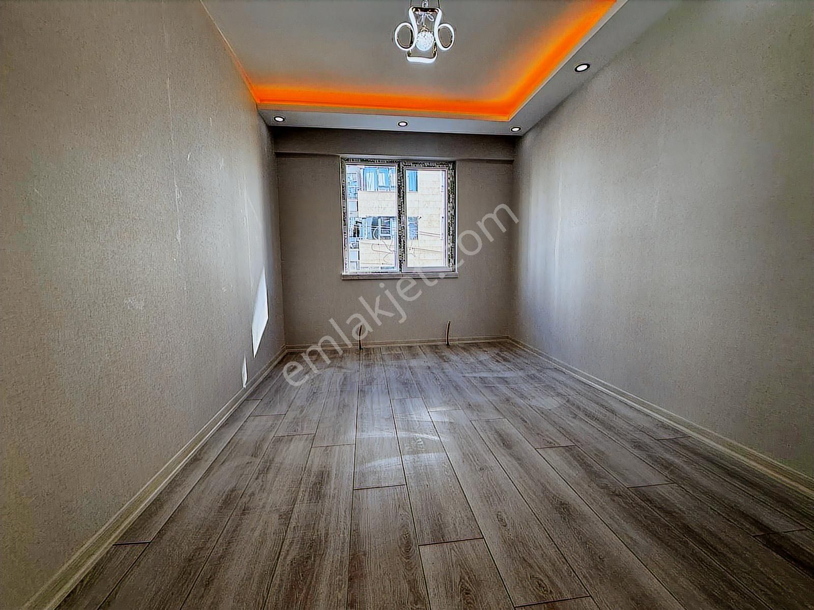 Keçiörende 3+1 Full Yapılı İskanlı Teras Balkonlu Cadde Yanı - Görsel 25