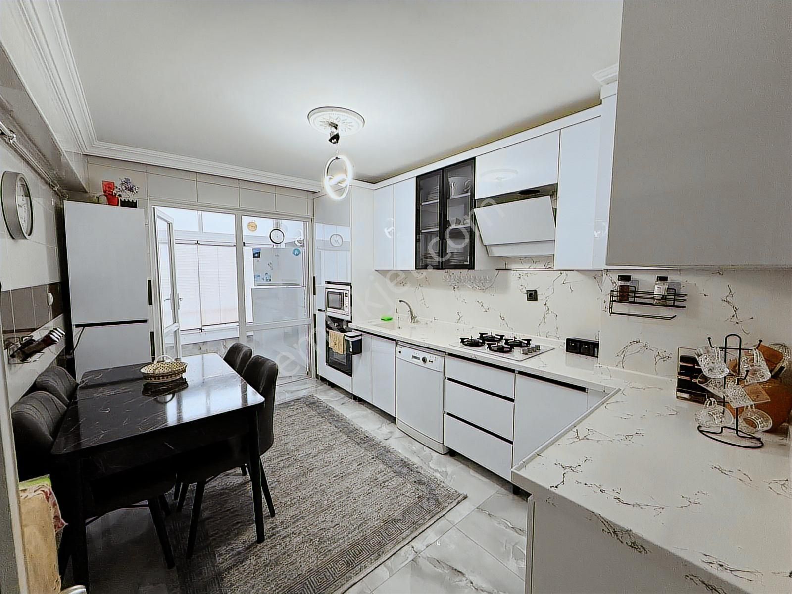 Ahi Mesut Bulvarı Yakını Site İçerisinde Yapılı Satılık 3+1 - Görsel 5