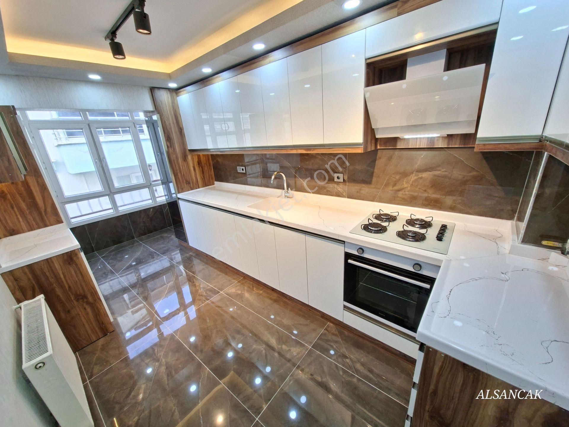 Süvari Merkezde 3+1 Katta Lüks Yapılı Satılık Daire - Görsel 3