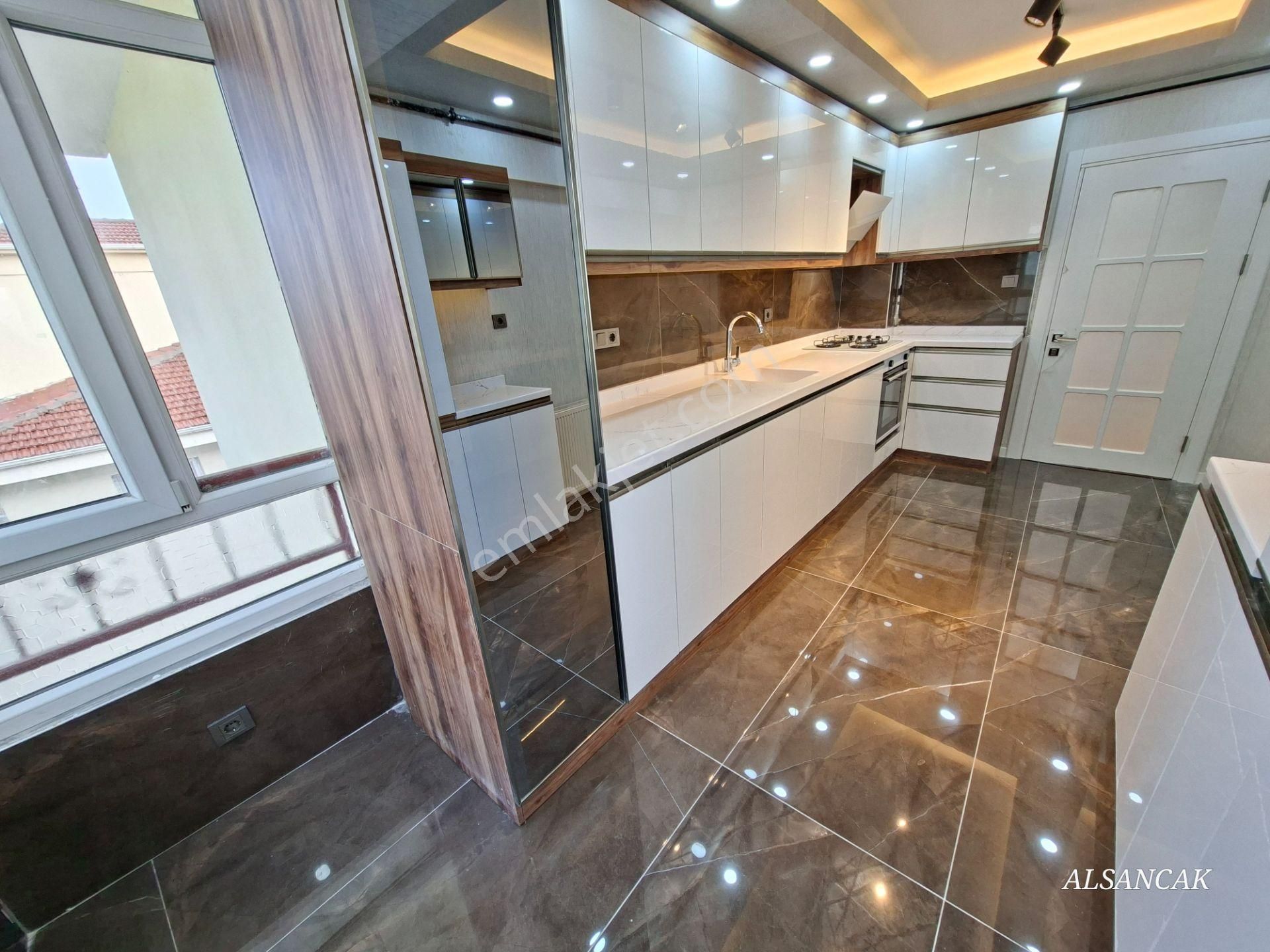 Süvari Merkezde 3+1 Katta Lüks Yapılı Satılık Daire - Görsel 4