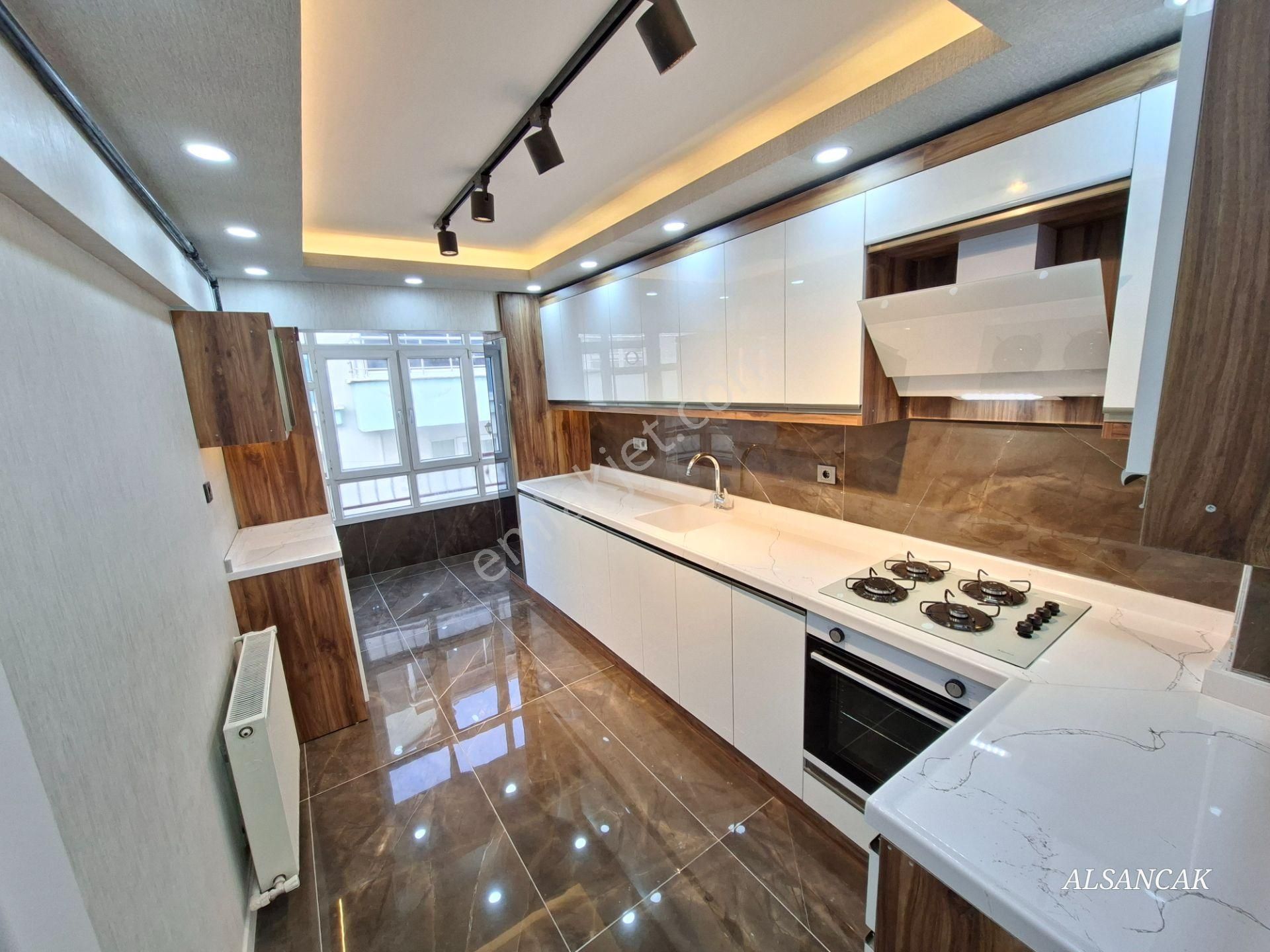 Süvari Merkezde 3+1 Katta Lüks Yapılı Satılık Daire - Görsel 2