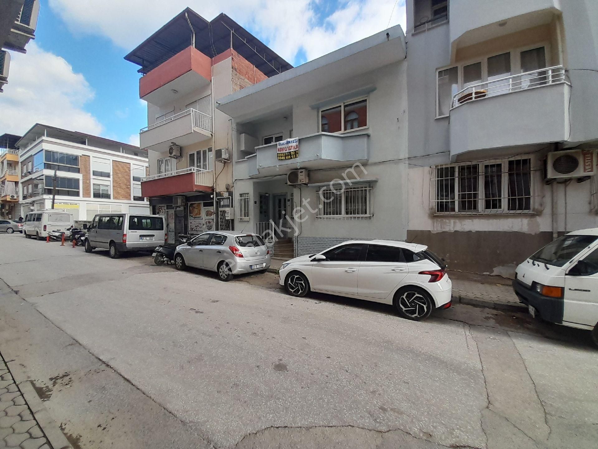 Merkezi Konumunda Satılık 2katlı Müstakil Bina