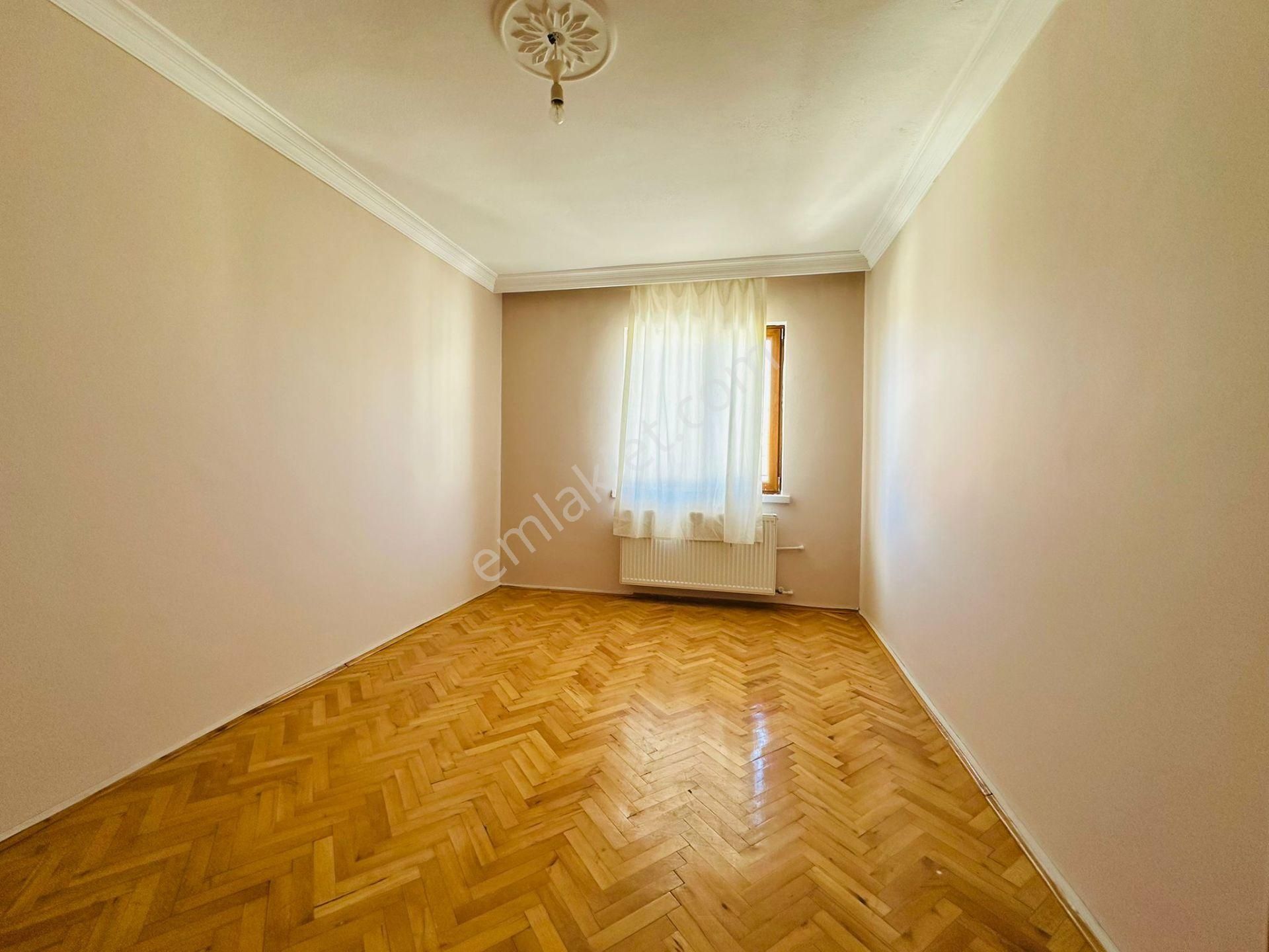 Karapürçek'te Kök Tapu 3+1 Katta Satılık Daire !! - Görsel 8