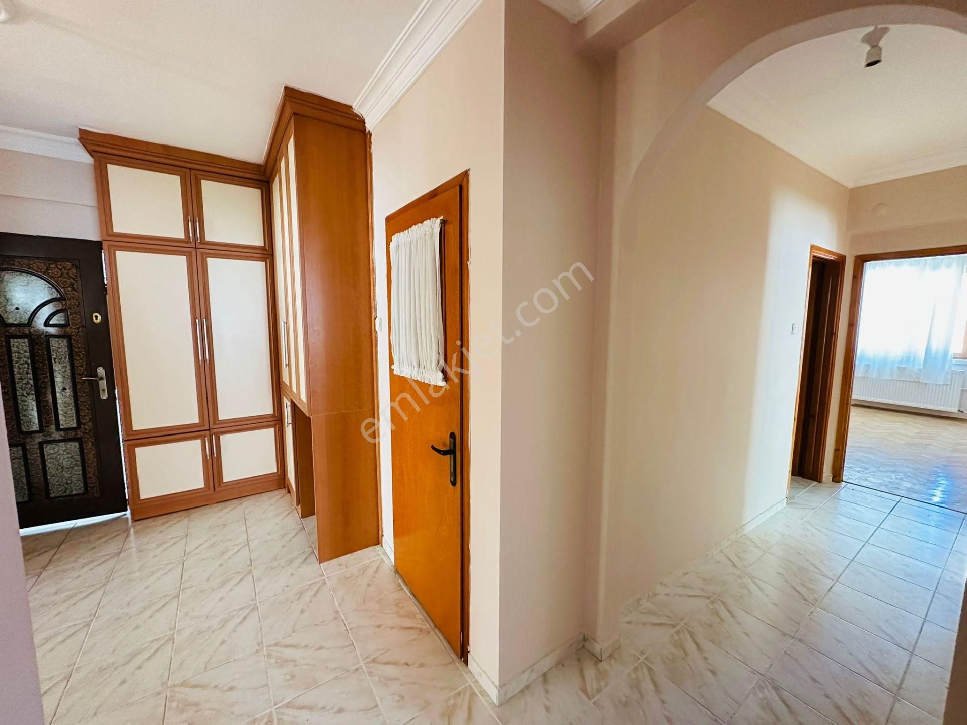 Karapürçek'te Kök Tapu 3+1 Katta Satılık Daire !! - Görsel 14