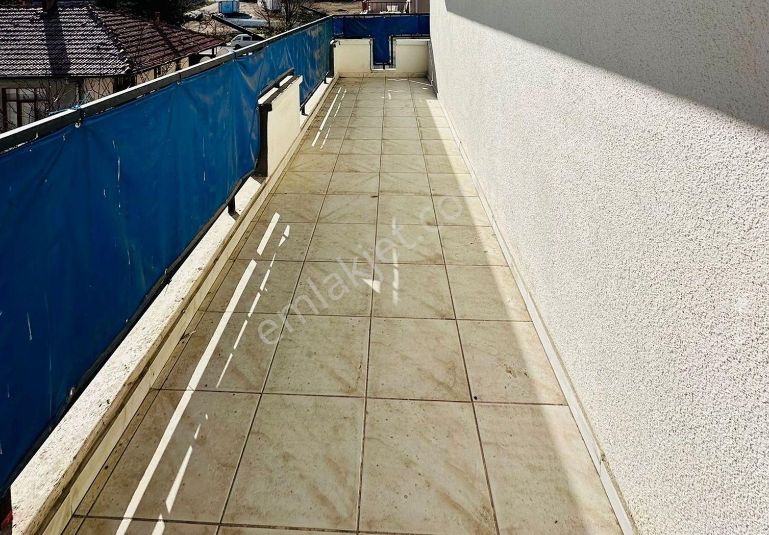 Karapürçek'te Kök Tapu 3+1 Katta Satılık Daire !! - Görsel 19