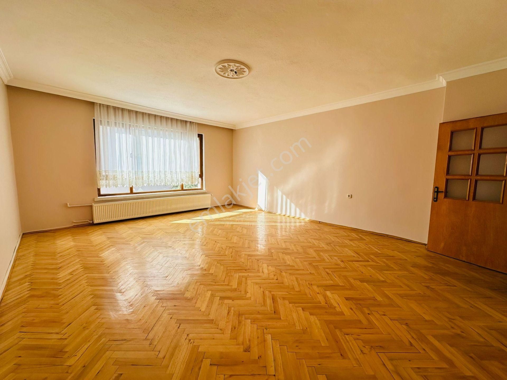 Karapürçek'te Kök Tapu 3+1 Katta Satılık Daire !! - Görsel 5