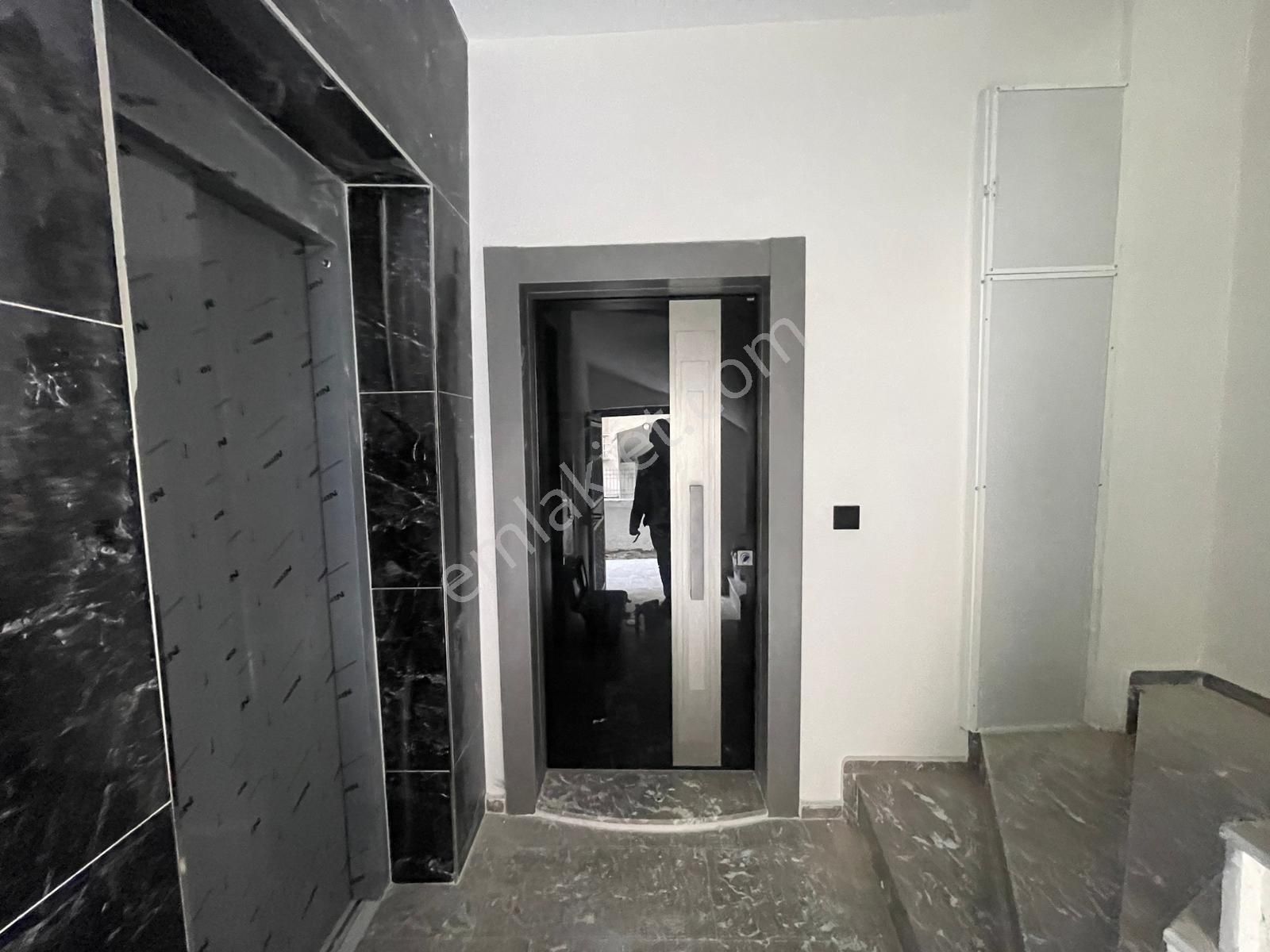 Didim Efeler'de Asansörlü Binada Satılık Sıfır 2+1 Daire - Görsel 2