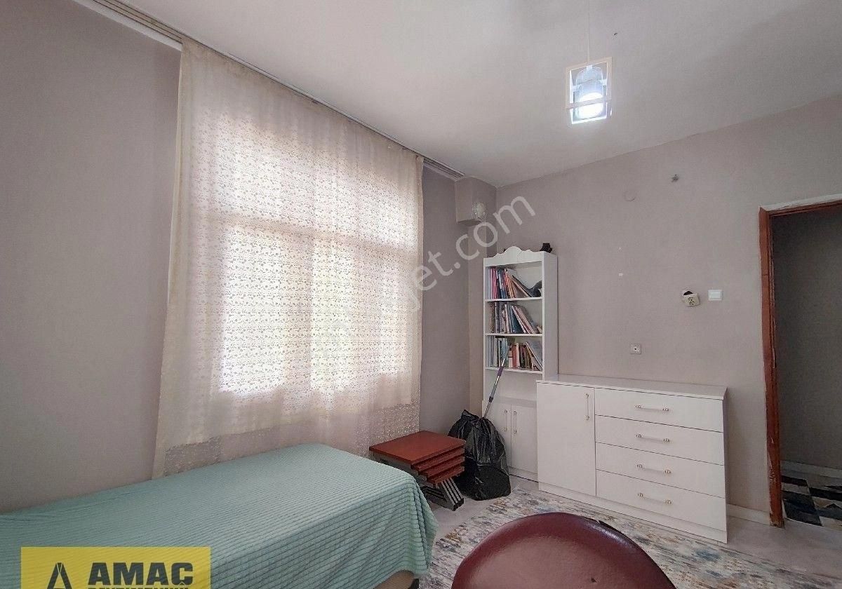 İsmetpaşa'da Kıyıboyuna Yürüme Mesafeli Altı Dükkan 3 Katlı Müstakil Ev - Görsel 20