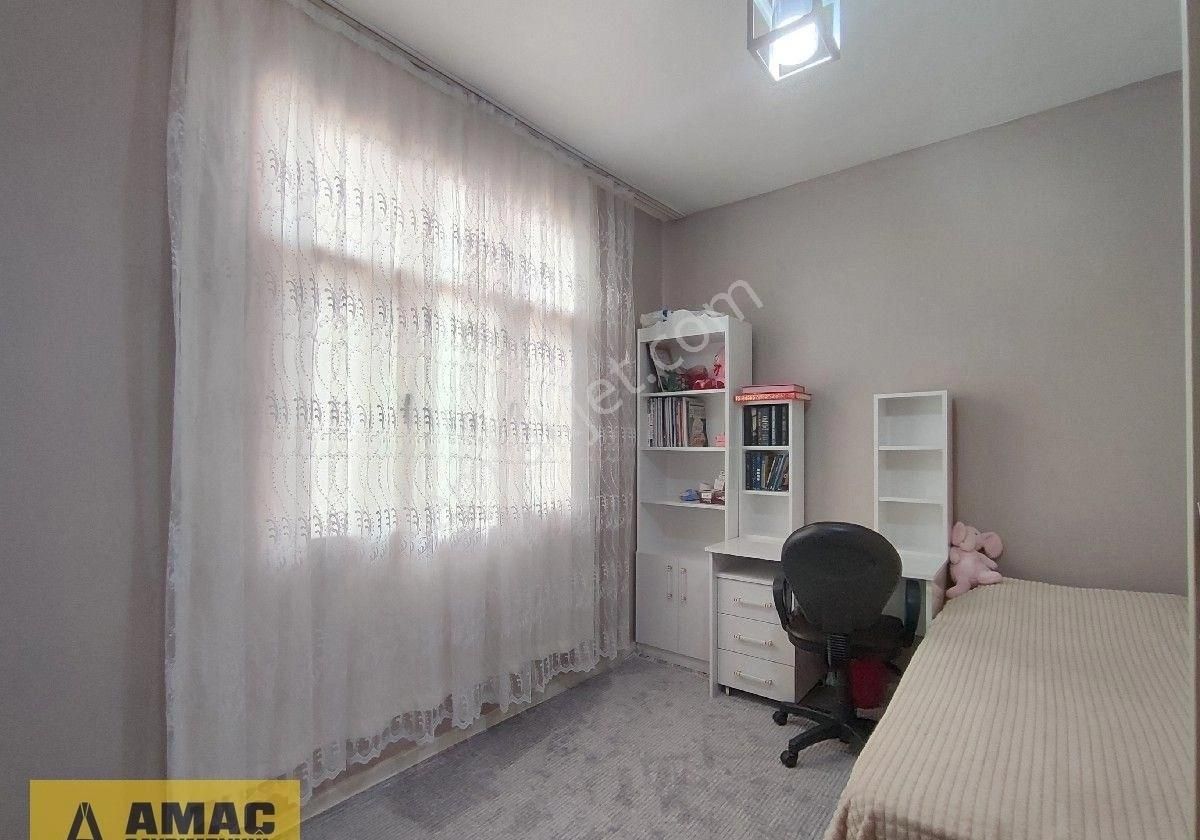 İsmetpaşa'da Kıyıboyuna Yürüme Mesafeli Altı Dükkan 3 Katlı Müstakil Ev - Görsel 4