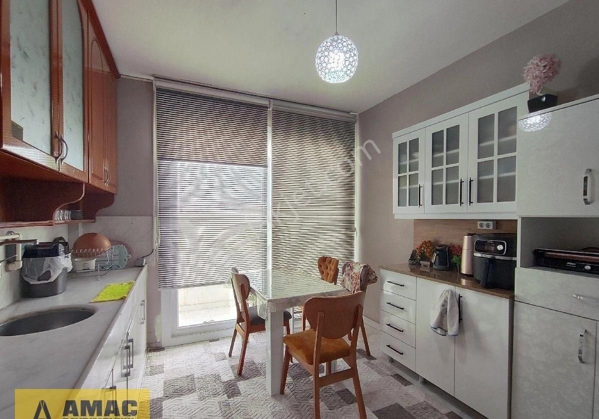 İsmetpaşa'da Kıyıboyuna Yürüme Mesafeli Altı Dükkan 3 Katlı Müstakil Ev - Görsel 24