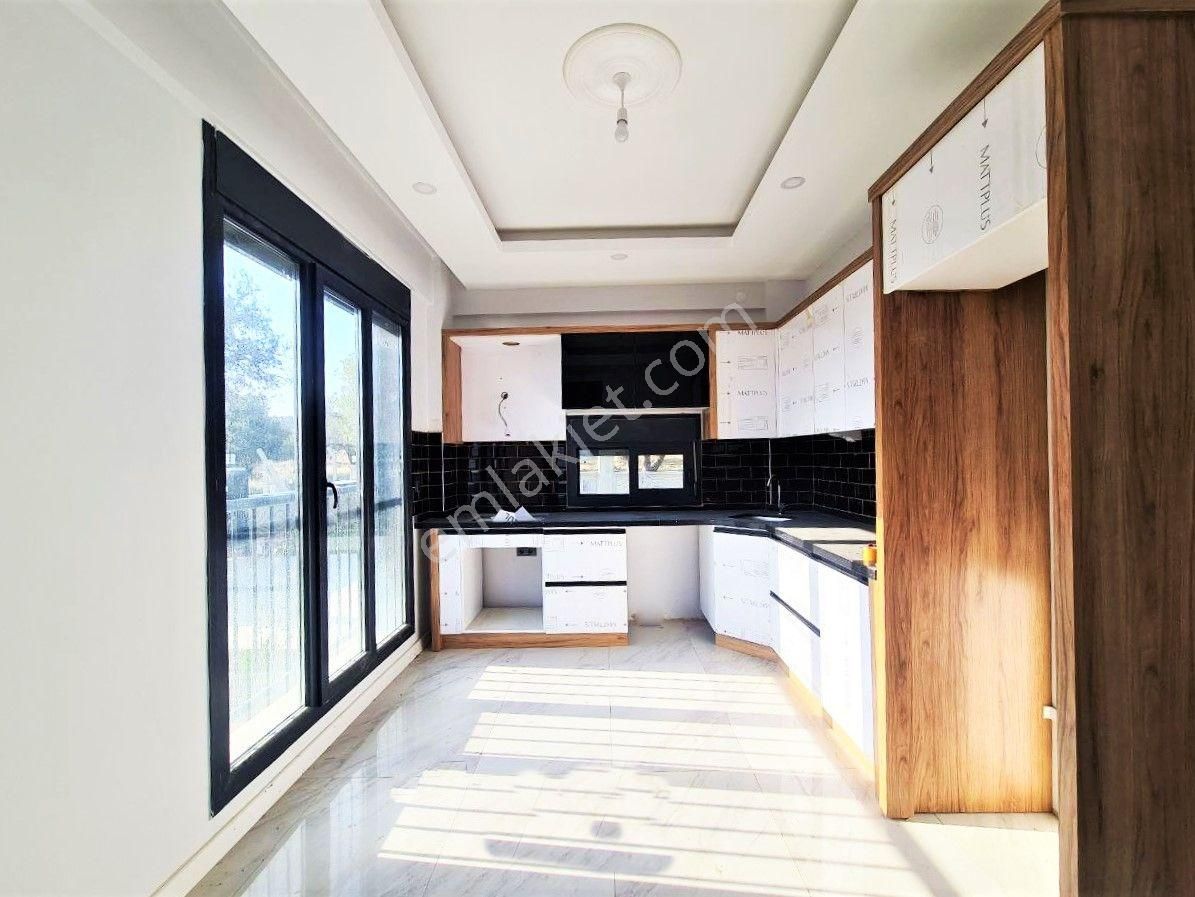 Gömeç Karaağaç Artur'da Aygül'den Tam Bağımsız Ayrı Mutfak Ebeveyn Banyolu Teraslı 3+1 Satılık Villa - Görsel 3