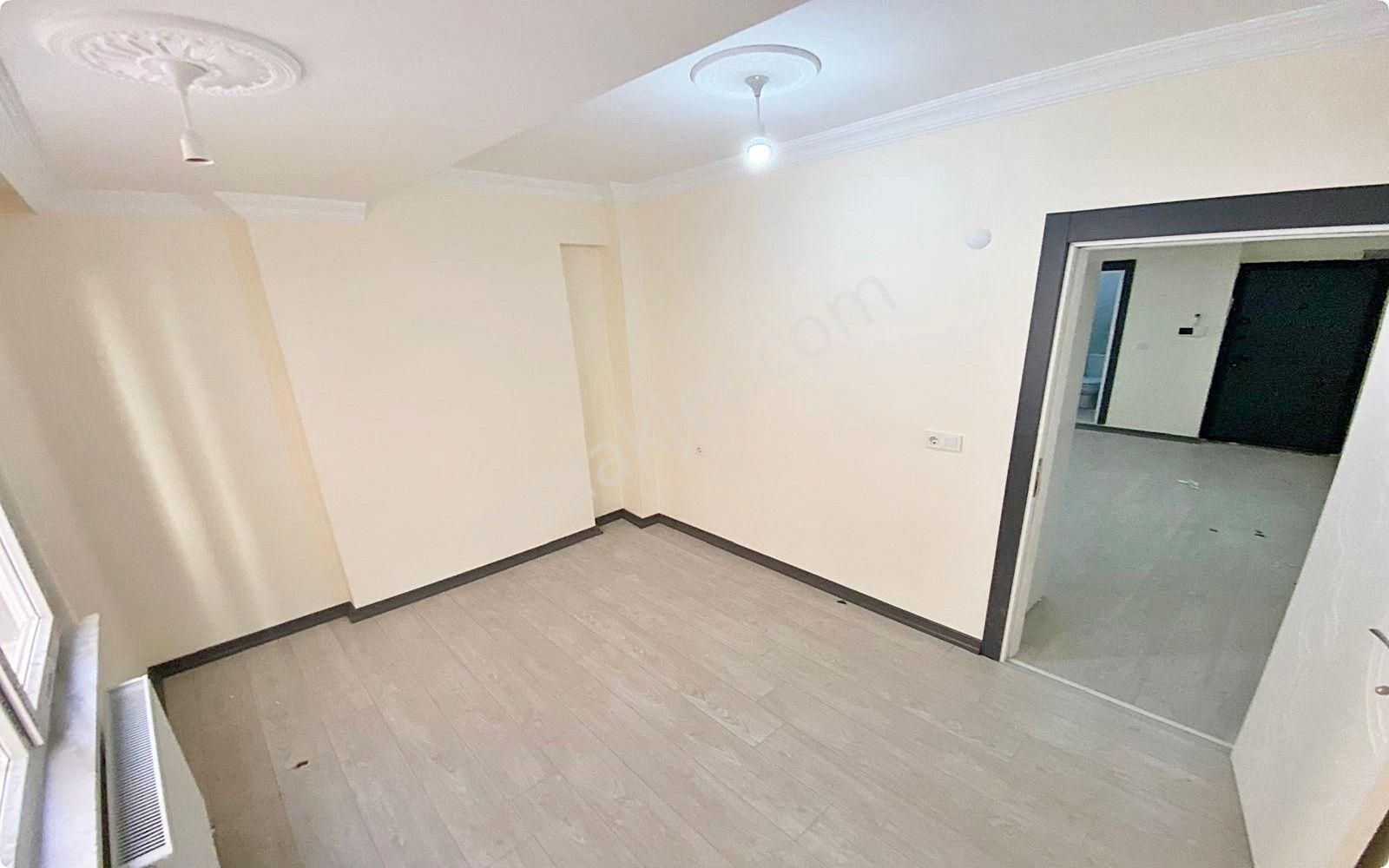 Arden Yapıdan Merkezi Konumda İskanlı Kapalı Otoparklı Sıfır 1+1 - Görsel 12