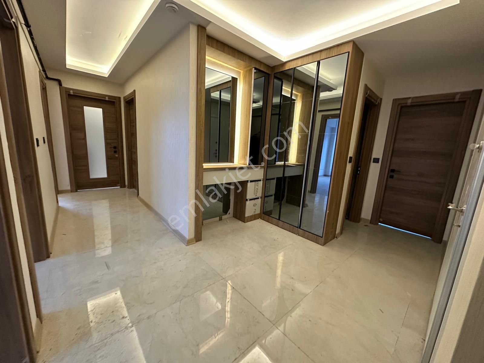 Yenikent Menderes'te A-z'ye Kadar Yapılı Olan Lüx Yapıda Satılık Daire - Görsel 32