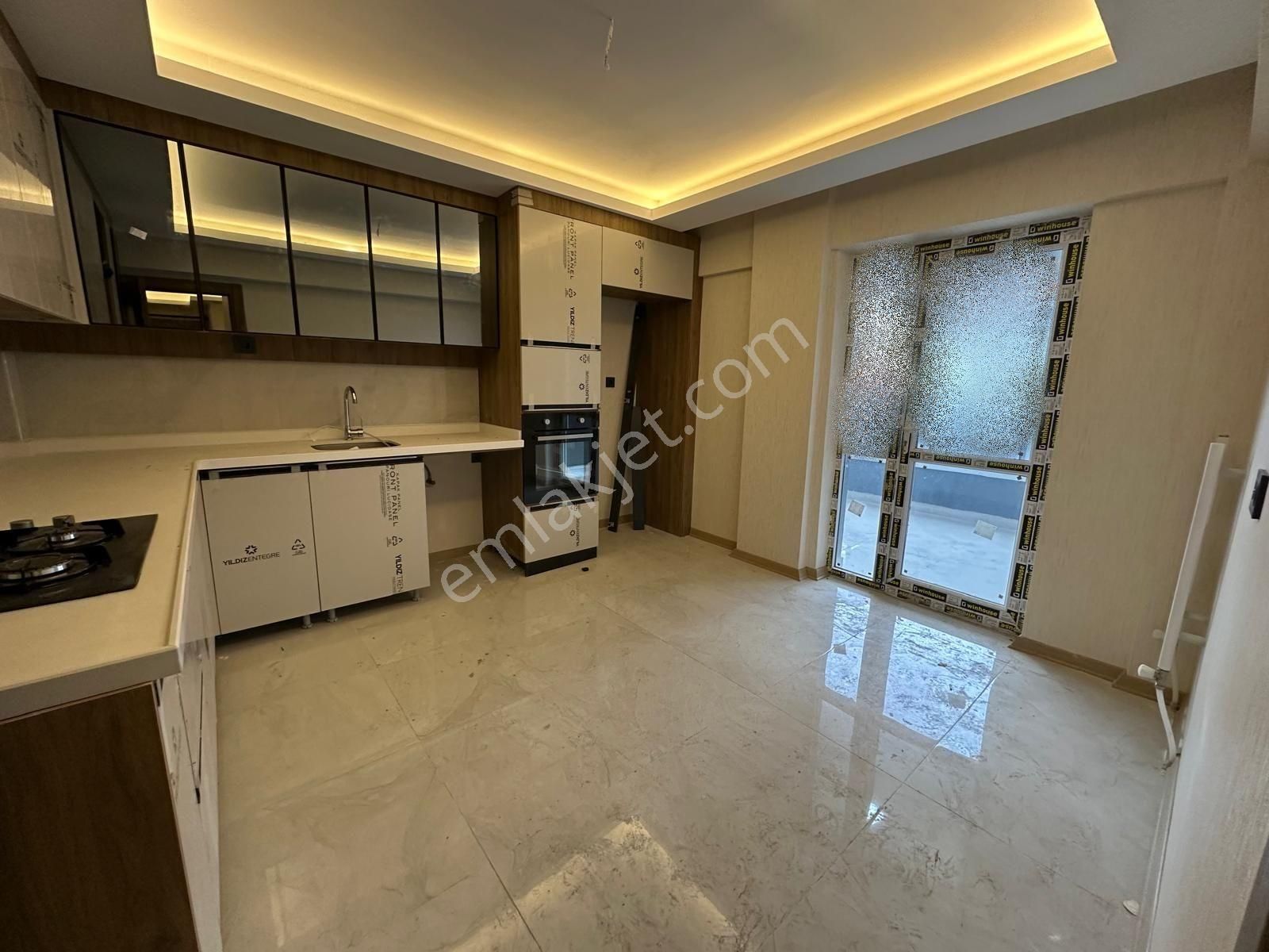 Yenikent Menderes'te A-z'ye Kadar Yapılı Olan Lüx Yapıda Satılık Daire - Görsel 2