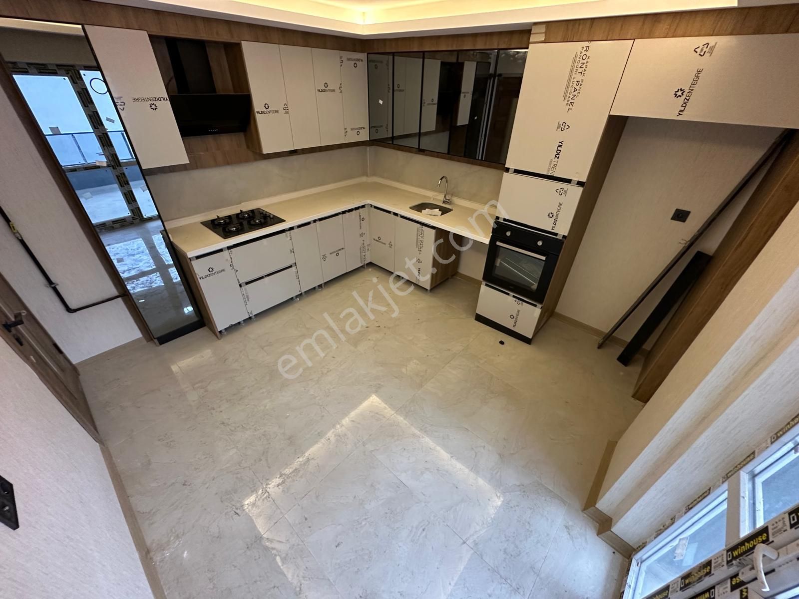 Yenikent Menderes'te A-z'ye Kadar Yapılı Olan Lüx Yapıda Satılık Daire - Görsel 3