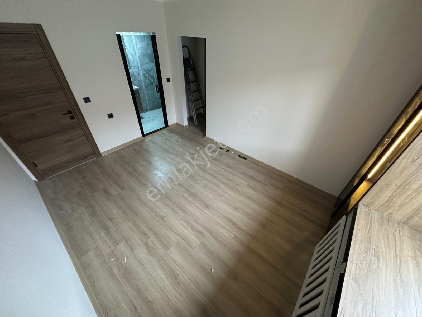 Yenikent Menderes'te A-z'ye Kadar Yapılı Olan Lüx Yapıda Satılık Daire - Görsel 13