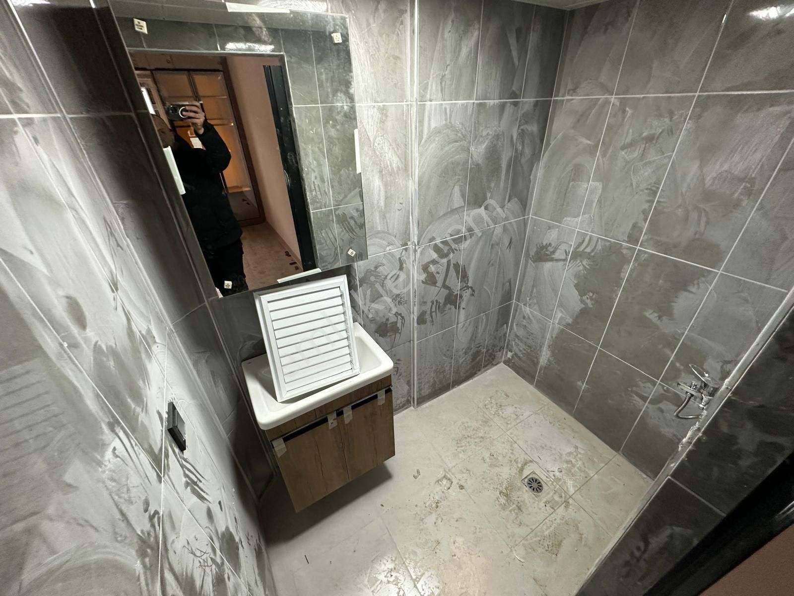 Yenikent Menderes'te A-z'ye Kadar Yapılı Olan Lüx Yapıda Satılık Daire - Görsel 28