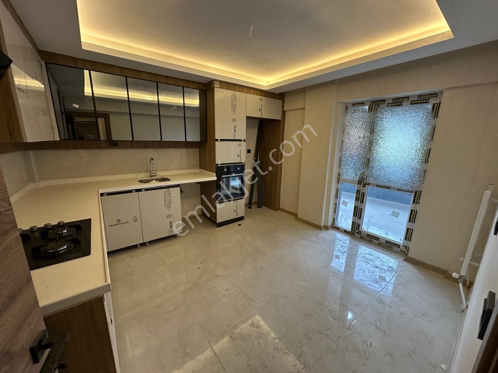 Yenikent Menderes'te A-z'ye Kadar Yapılı Olan Lüx Yapıda Satılık Daire