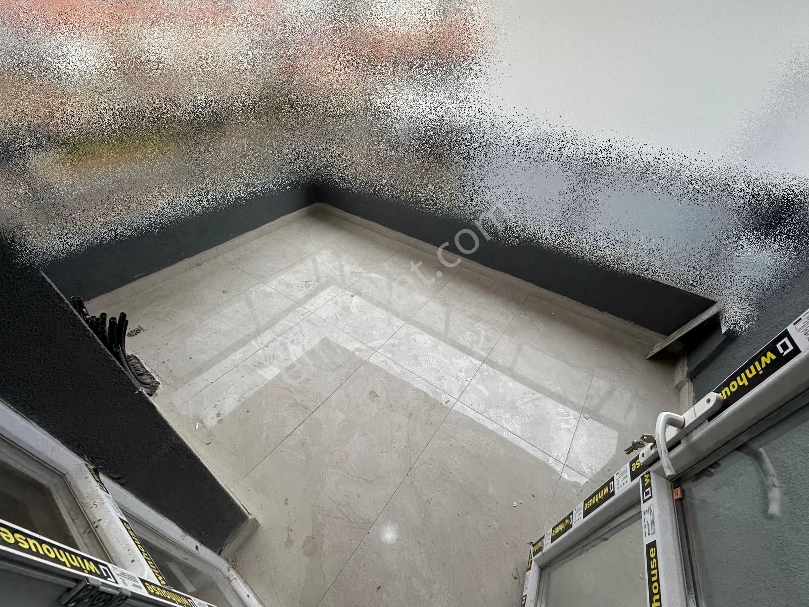 Yenikent Menderes'te A-z'ye Kadar Yapılı Olan Lüx Yapıda Satılık Daire - Görsel 7