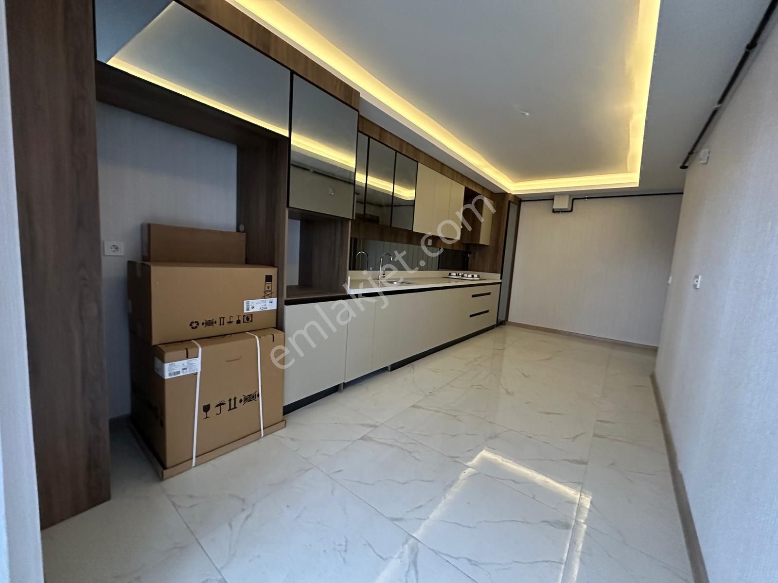 Menderes Mh.de Mevlana Caddesine Cephe Lüx Yapılı Satılık Daire - Görsel 3