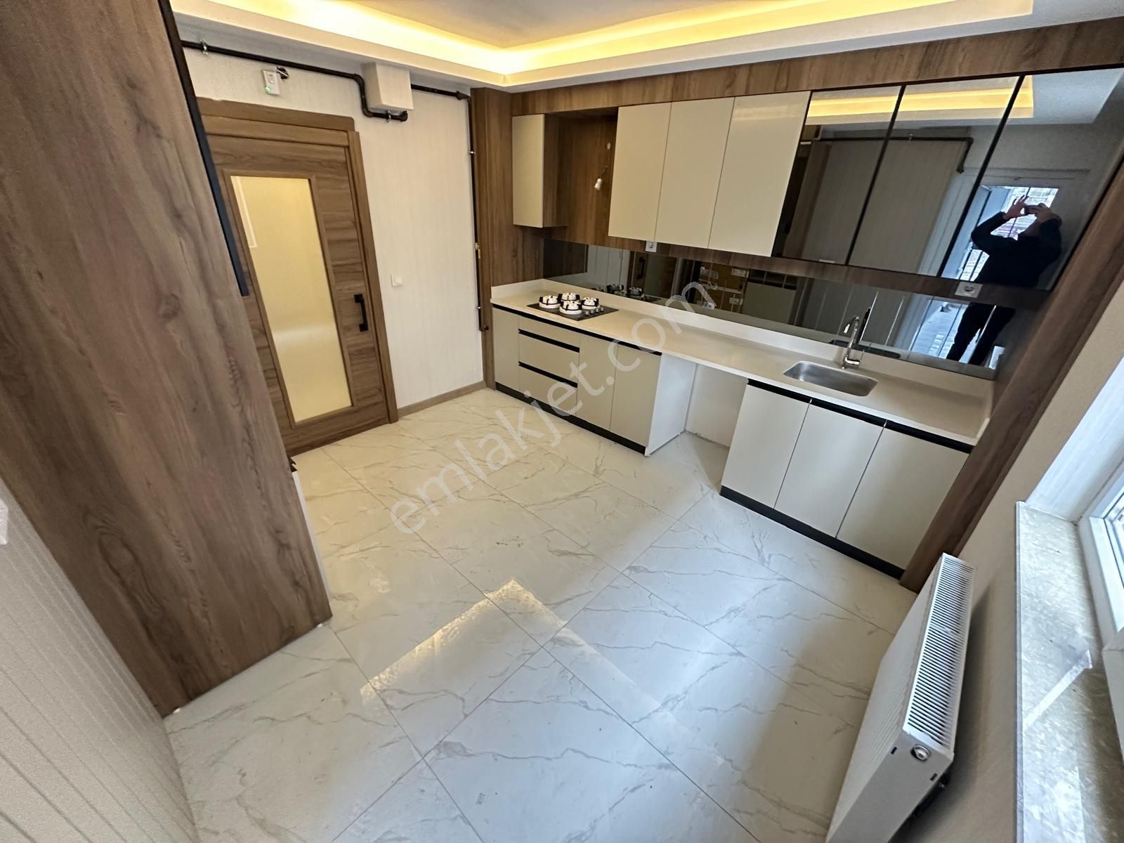 Menderesin Tam Kalbinde Olan 4+1 Ultra Lüx Yapılı Satılık Daire