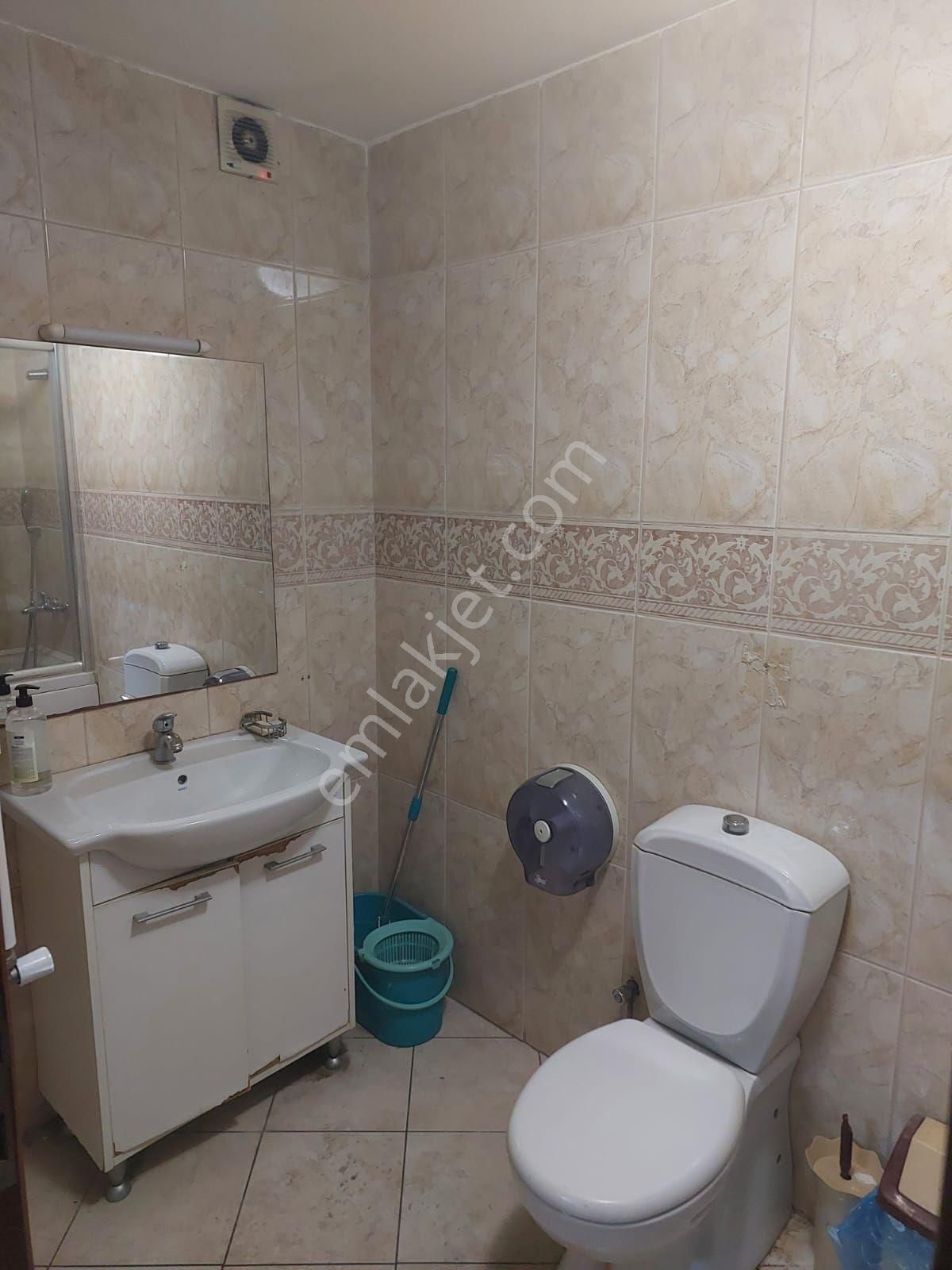 Ümraniye Atatürk Mahallesi Yamanevler Çarşıda Metro Alemdağ Cad.üzerinde Asansör 4.kat Daire Ev - Görsel 12