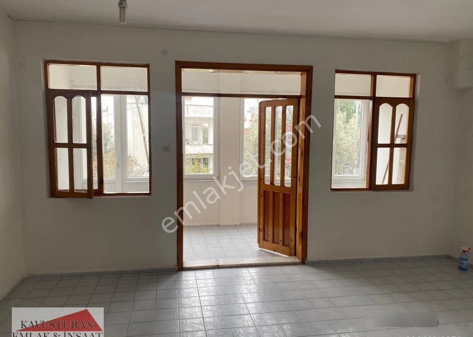 Kavuşturan Emlak'tan Güre İskelede Kiralık 5+2 Villa - Görsel 3