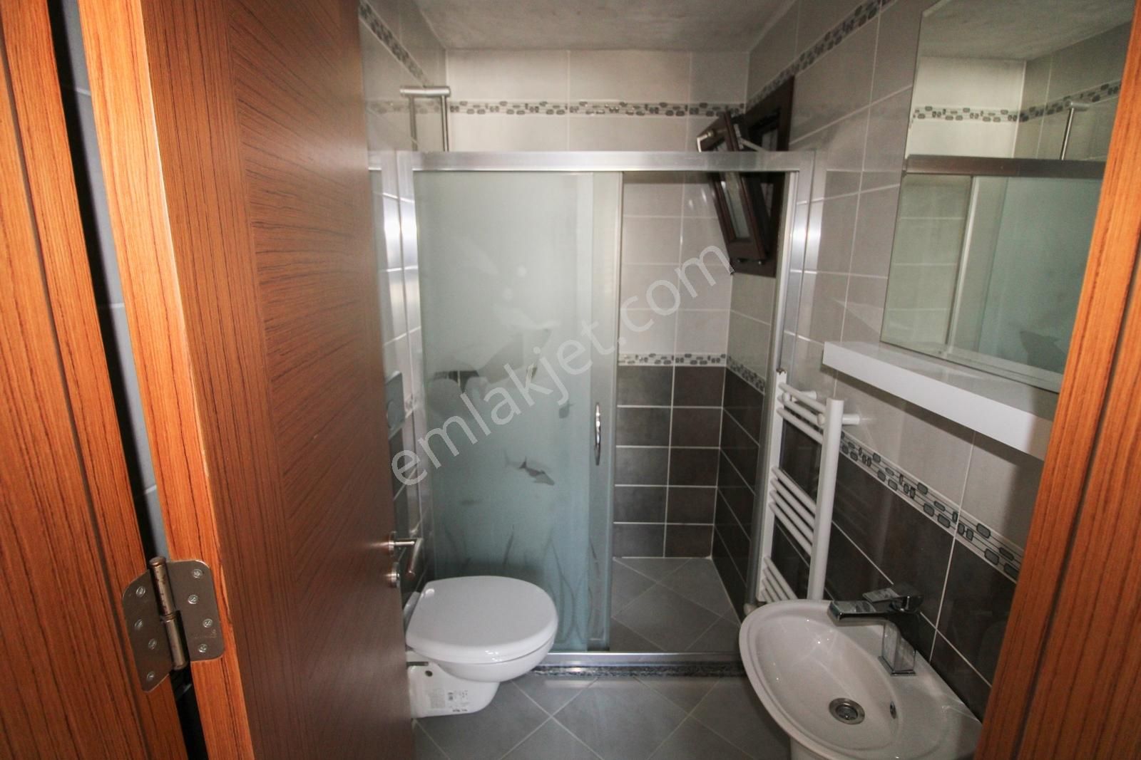 Gülyaka Mahallesi'nde 3+1 Lüx Kiralık Daire Turyap'tan - Görsel 2