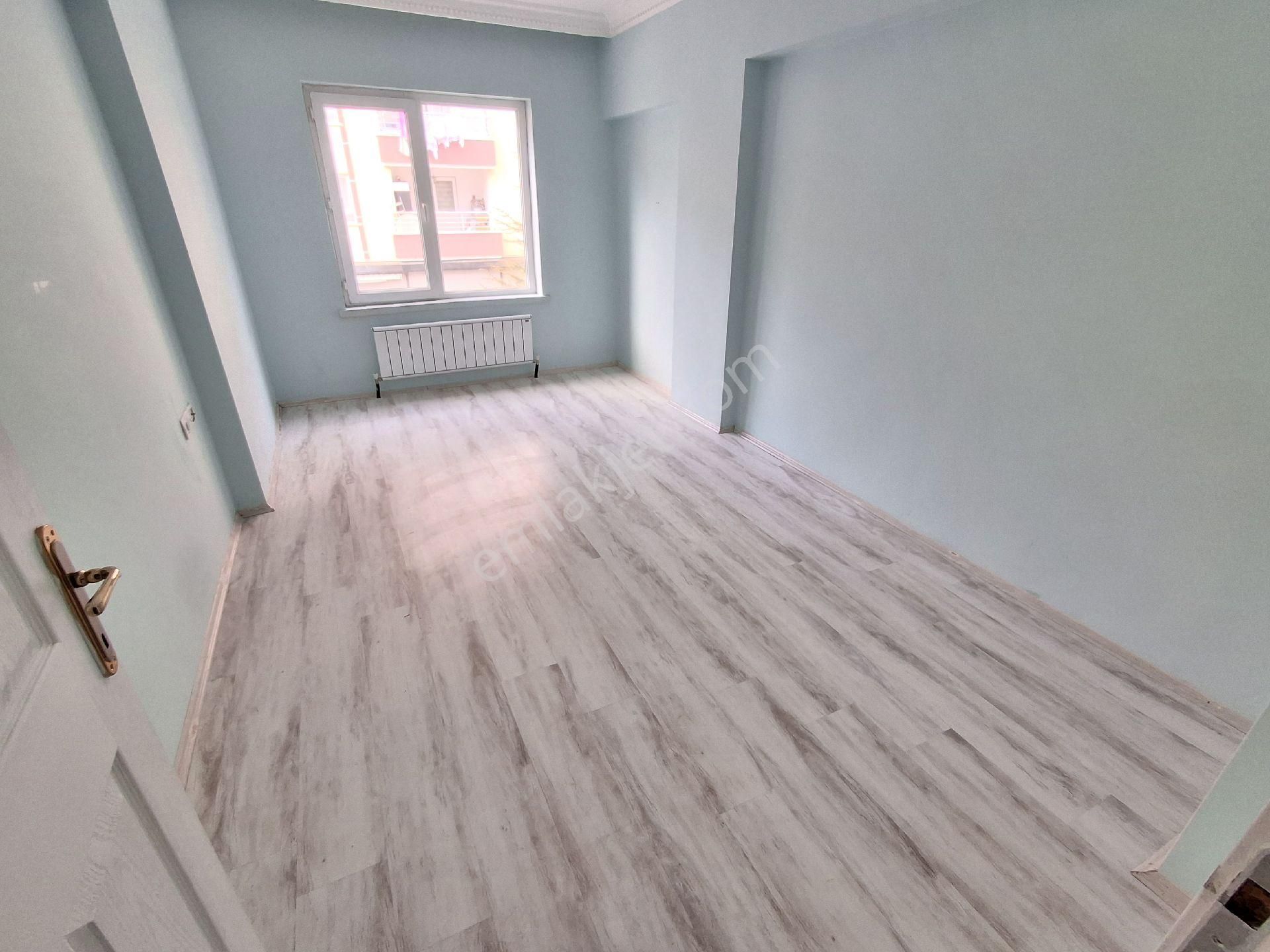 H.gazi Göbek Pazar Arkası 1.kat 3+1 Asansörlü Kök Tapu Kombi Petek Duşakabin Vestiyer Full - Görsel 12