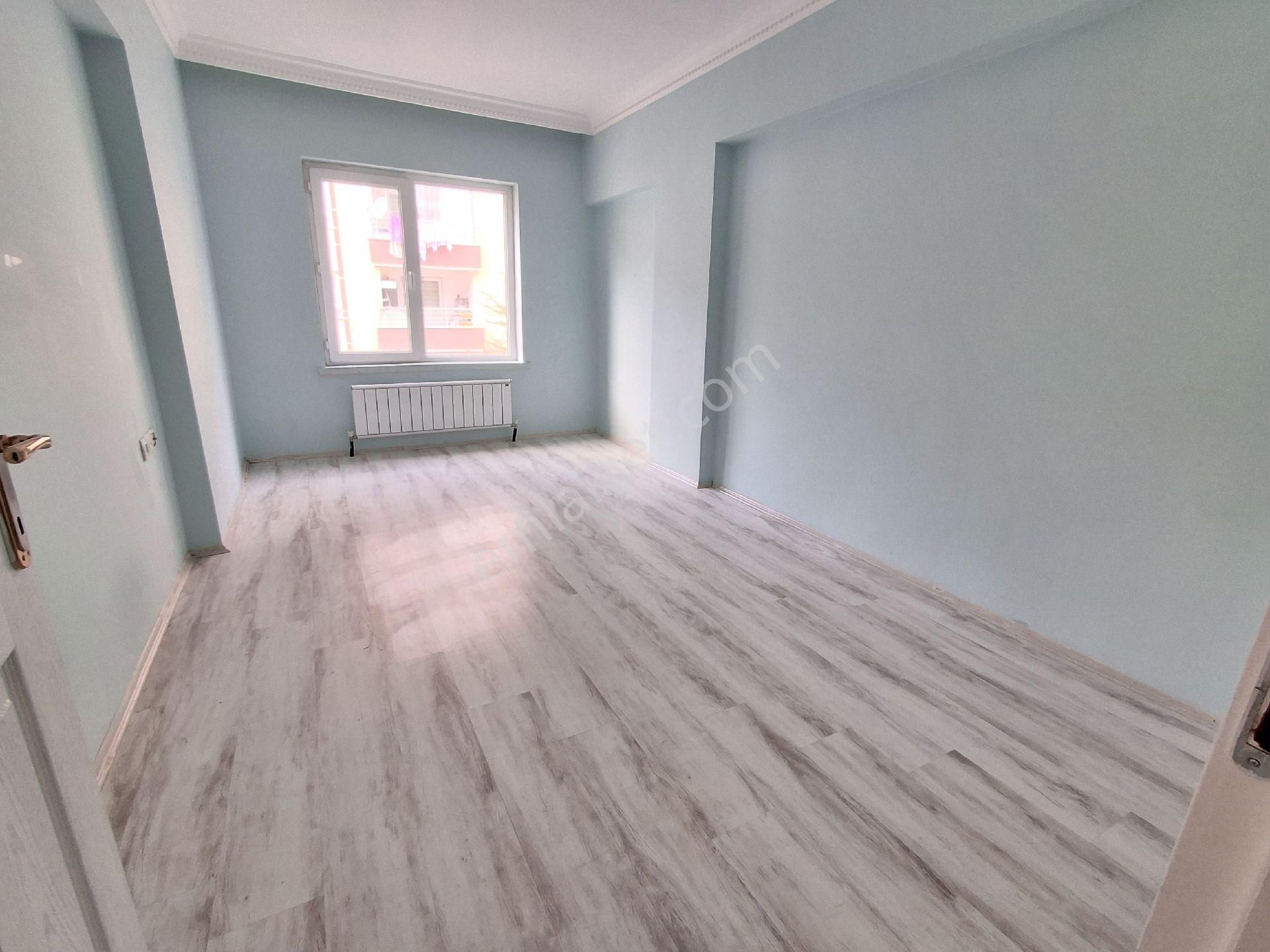 H.gazi Göbek Pazar Arkası 1.kat 3+1 Asansörlü Kök Tapu Kombi Petek Duşakabin Vestiyer Full - Görsel 14