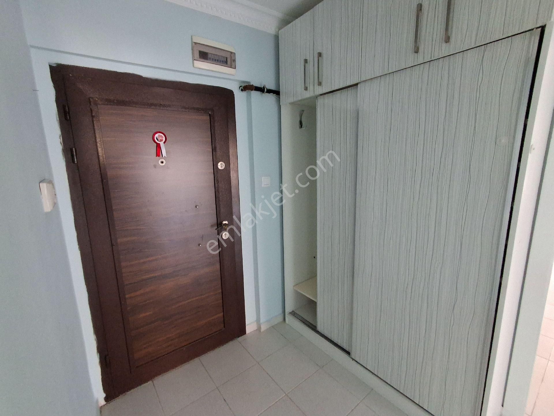 H.gazi Göbek Pazar Arkası 1.kat 3+1 Asansörlü Kök Tapu Kombi Petek Duşakabin Vestiyer Full - Görsel 32