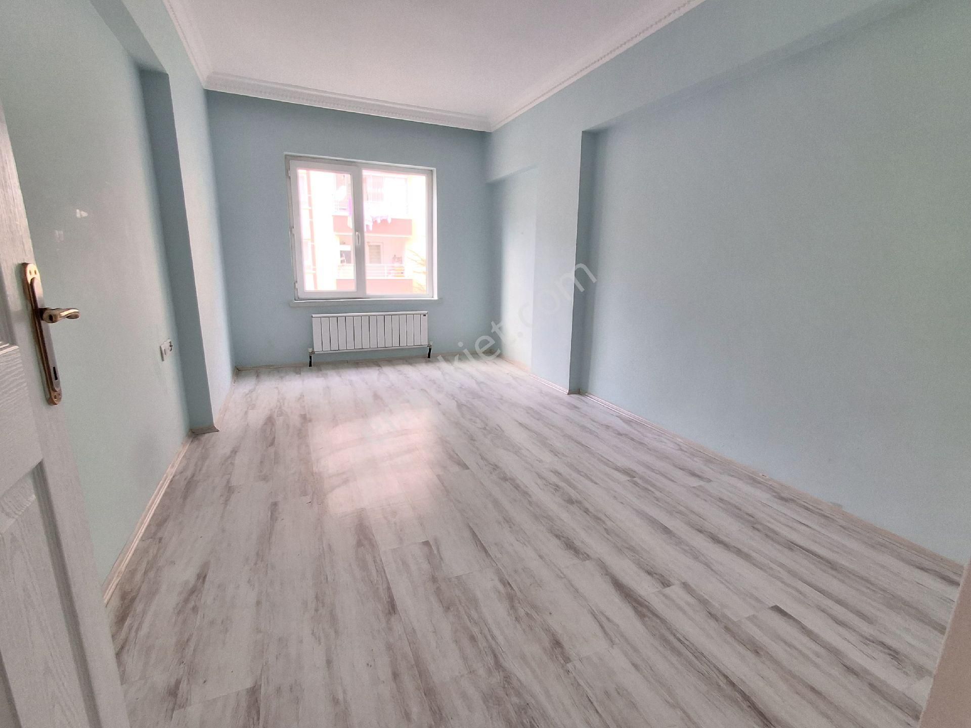 H.gazi Göbek Pazar Arkası 1.kat 3+1 Asansörlü Kök Tapu Kombi Petek Duşakabin Vestiyer Full - Görsel 13