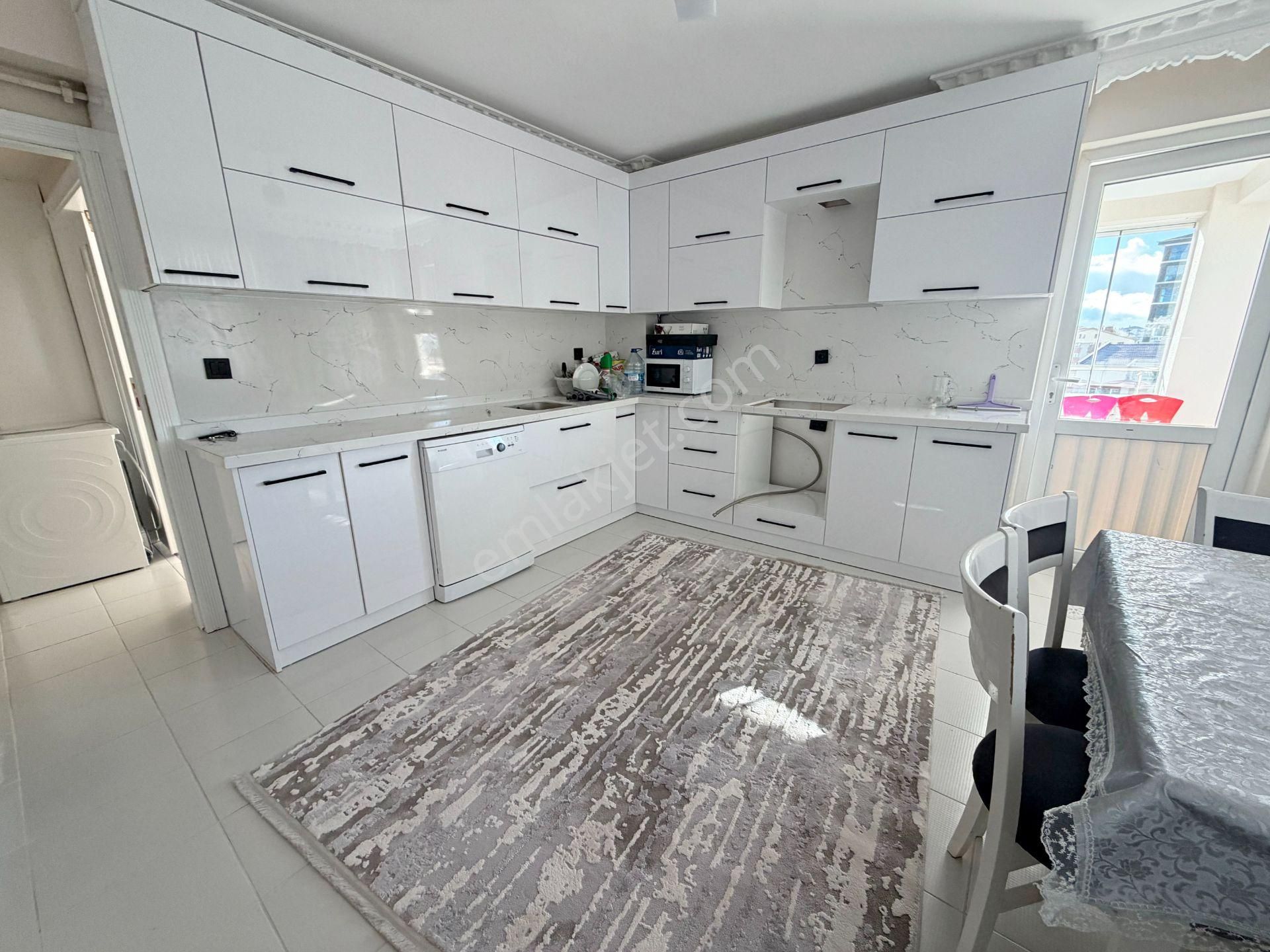 Cihandan Seval Caddesi Paralelinde Manzaralı Güney Cephe 3+1 - Görsel 3