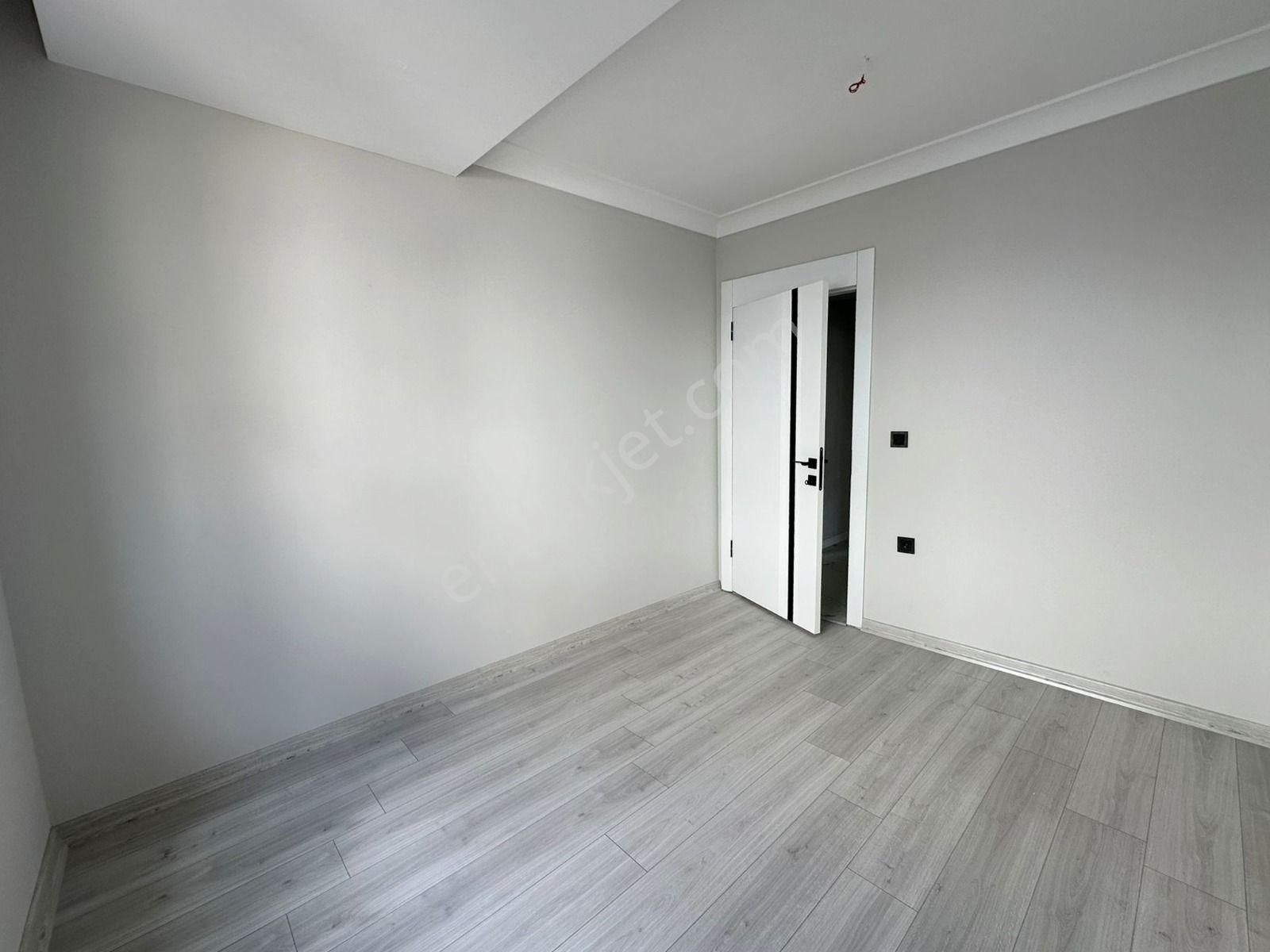 Karapürçek'te Uçaklı Park Yakınında Giyinme Odalı 3+1 Ara Kat Satılık Sıfır Daire !! - Görsel 12