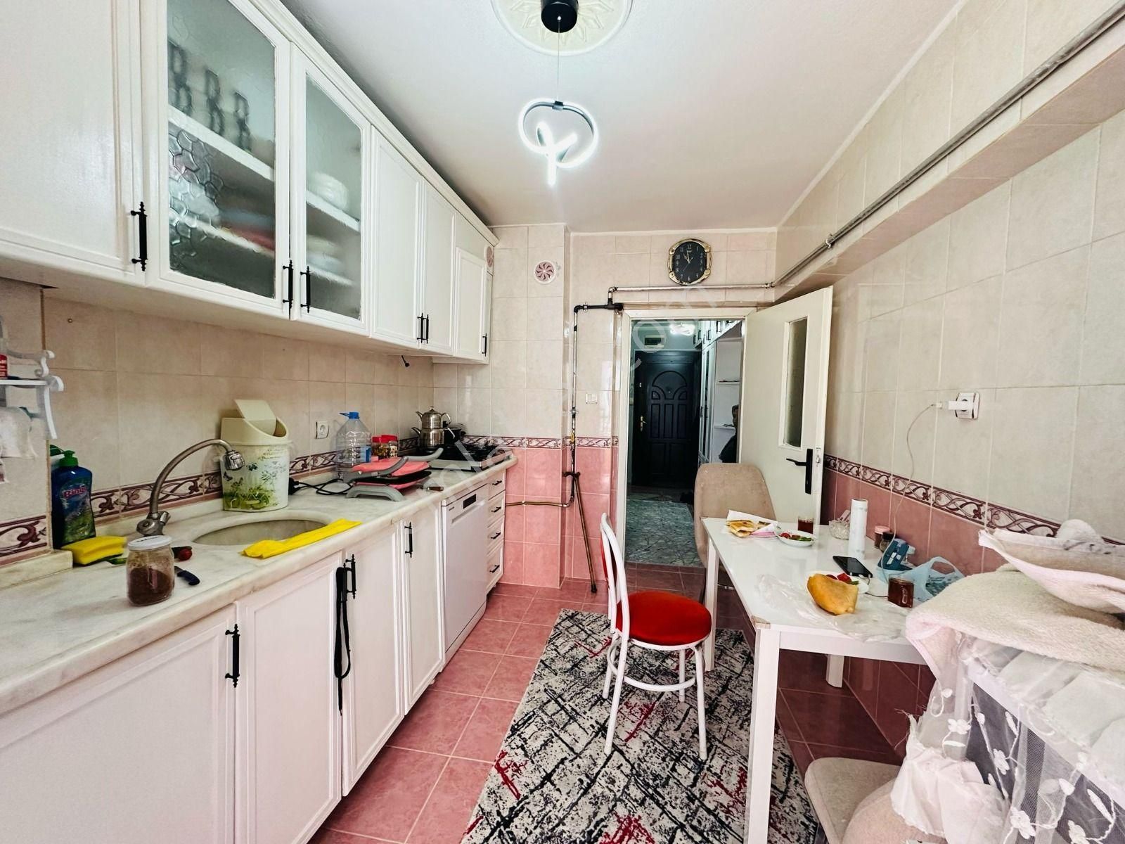 Karapürçek'te Kedili Villa Yakınında 3+1 Ara Katta Satılık Daire !! - Görsel 14