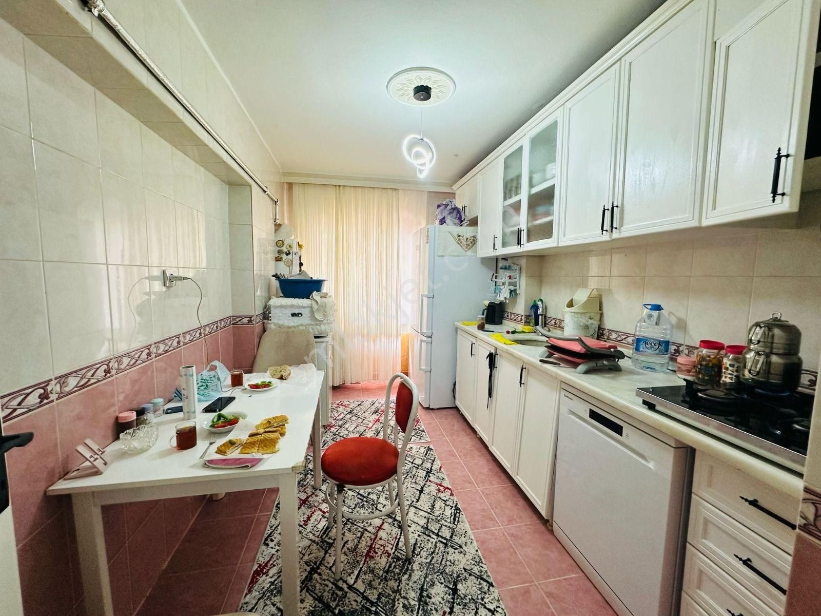 Karapürçek'te Kedili Villa Yakınında 3+1 Ara Katta Satılık Daire !! - Görsel 11