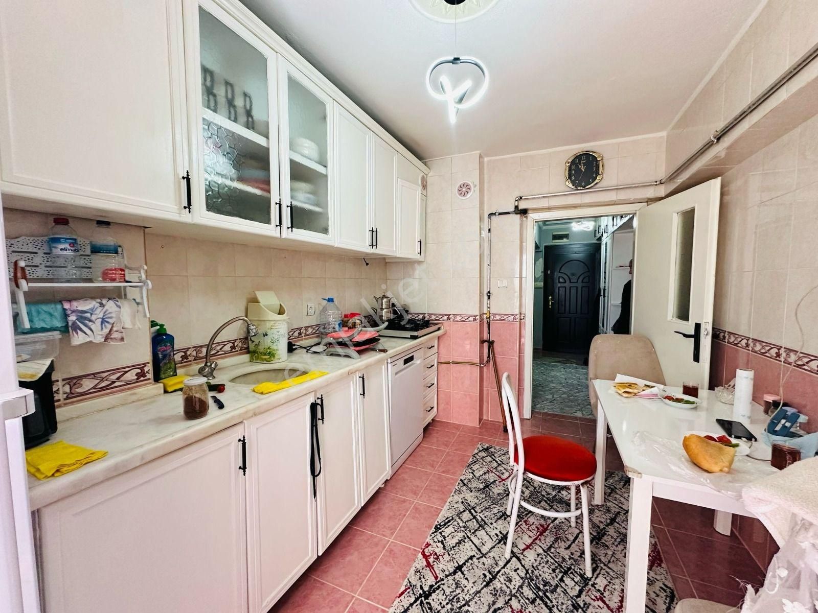 Karapürçek'te Kedili Villa Yakınında 3+1 Ara Katta Satılık Daire !! - Görsel 13