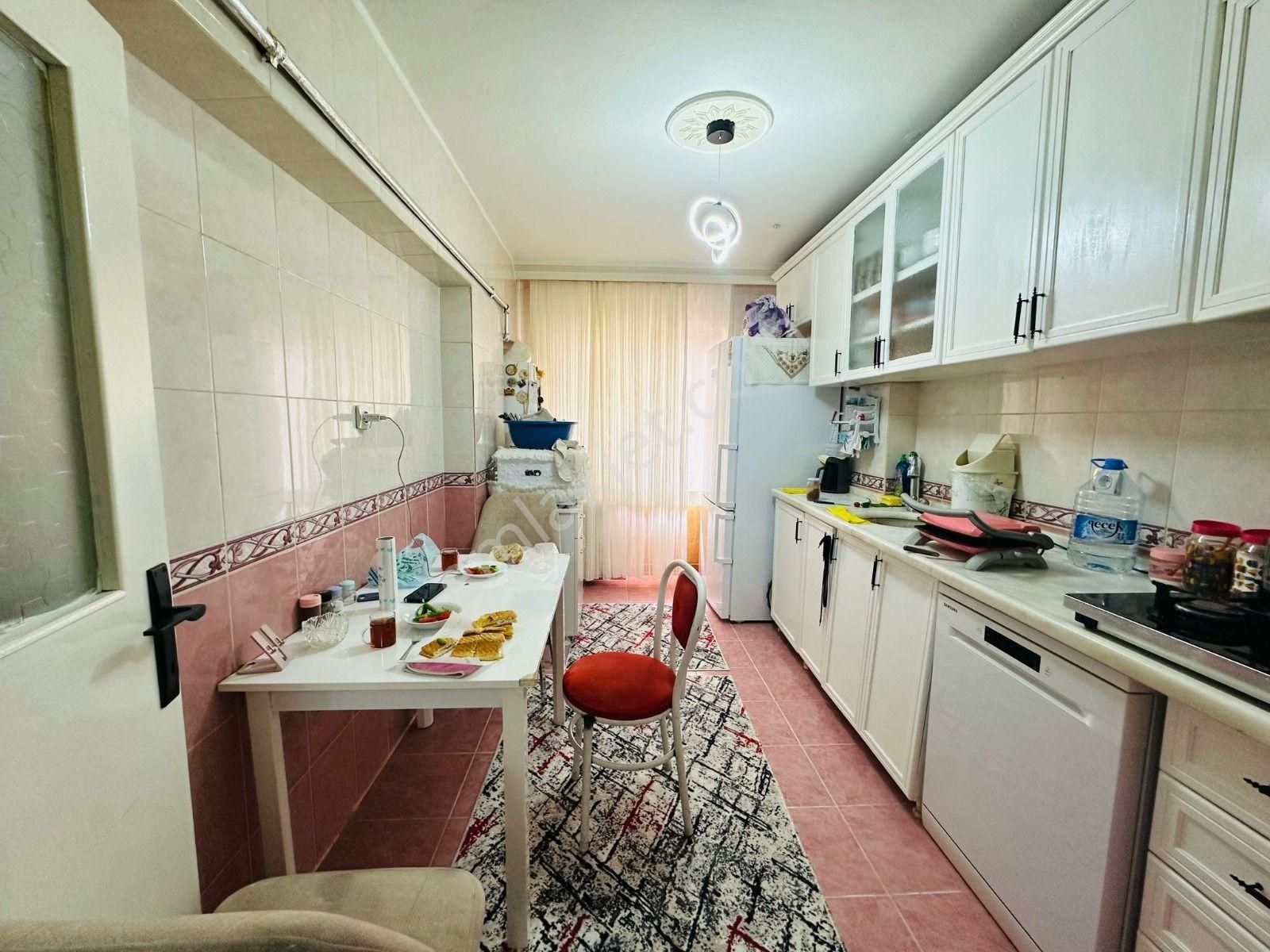 Karapürçek'te Kedili Villa Yakınında 3+1 Ara Katta Satılık Daire !! - Görsel 12