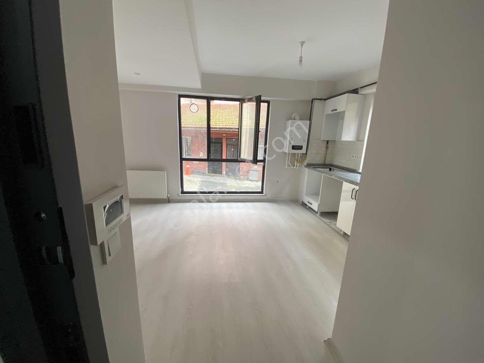 Ana Cadde Dibi Yeni Bina'da 1+1 Sıfır Daire - Görsel 16