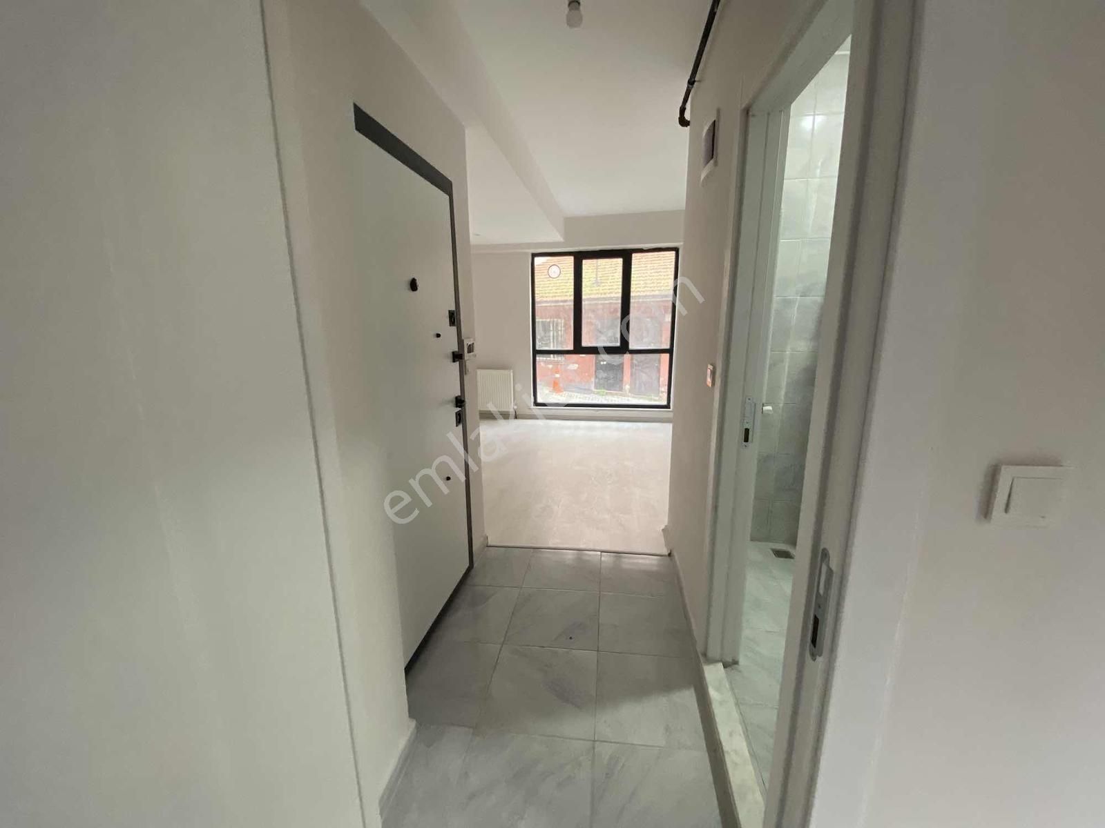 Ana Cadde Dibi Yeni Bina'da 1+1 Sıfır Daire - Görsel 3