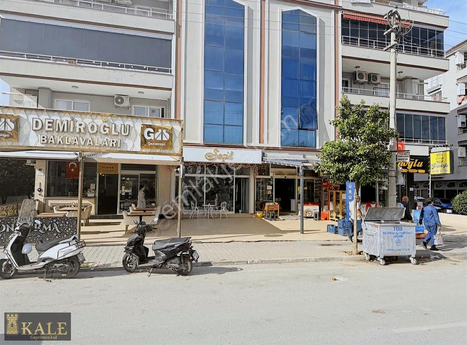 Kale'den Popüler Noktada Devren Kiralık Butik - Görsel 6