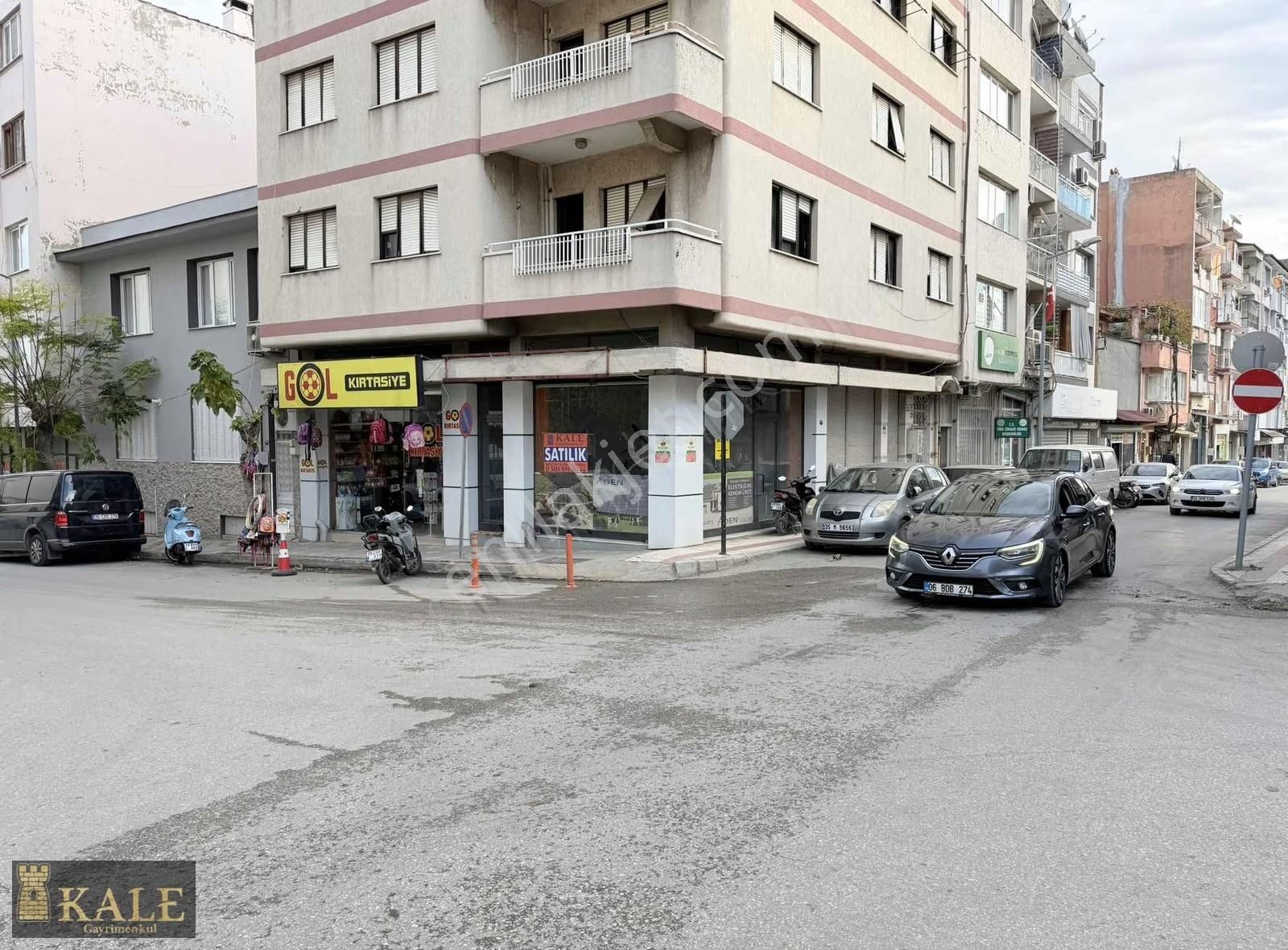 Kale'den Şehrin En Merkezi Noktasında Satılık Köşe Dükkan