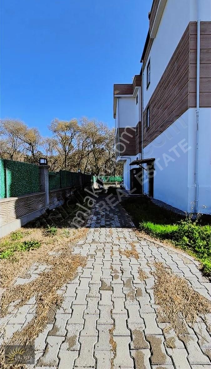 Ladies Gayrimenkulden Şereflerde 1+1 Satılık Daire - Görsel 6
