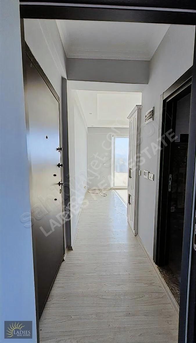 Ladies Gayrimenkulden Şereflerde 1+1 Satılık Daire - Görsel 4