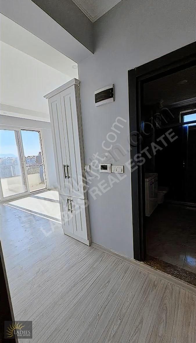 Ladies Gayrimenkulden Şereflerde 1+1 Satılık Daire - Görsel 13
