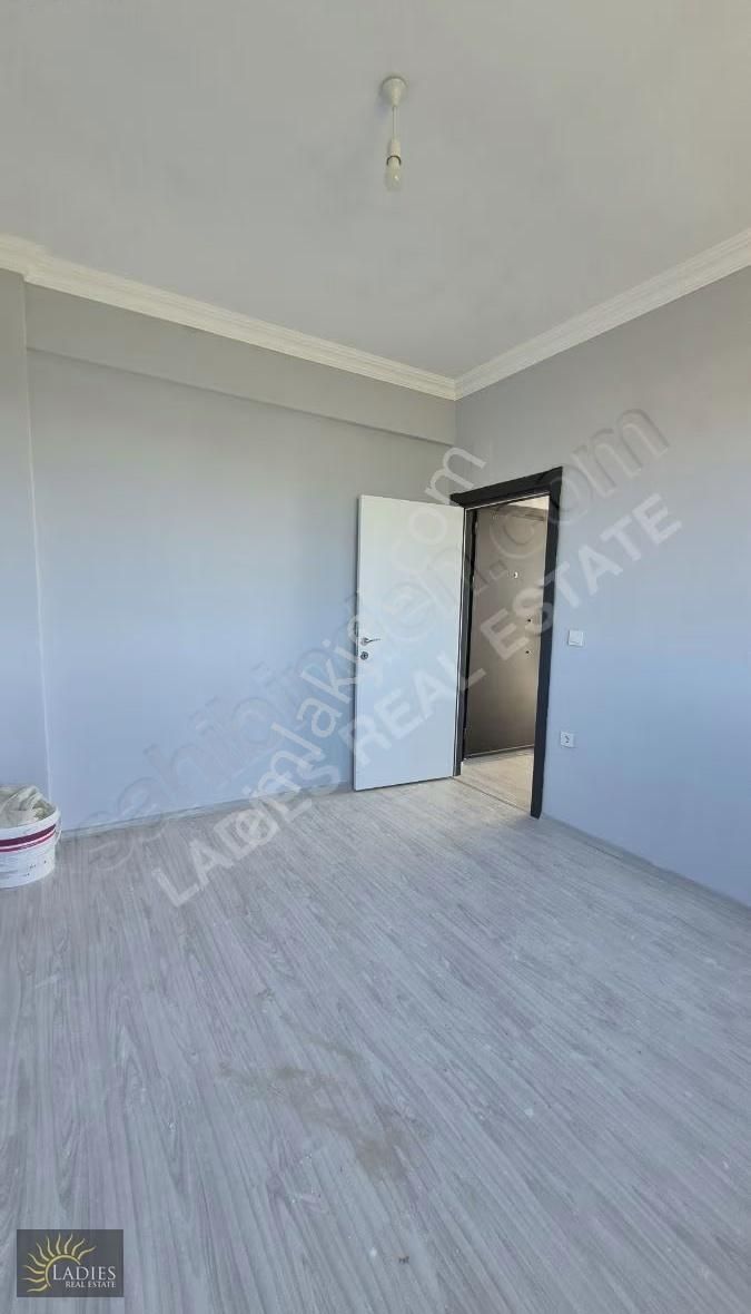Ladies Gayrimenkulden Şereflerde 1+1 Satılık Daire - Görsel 7