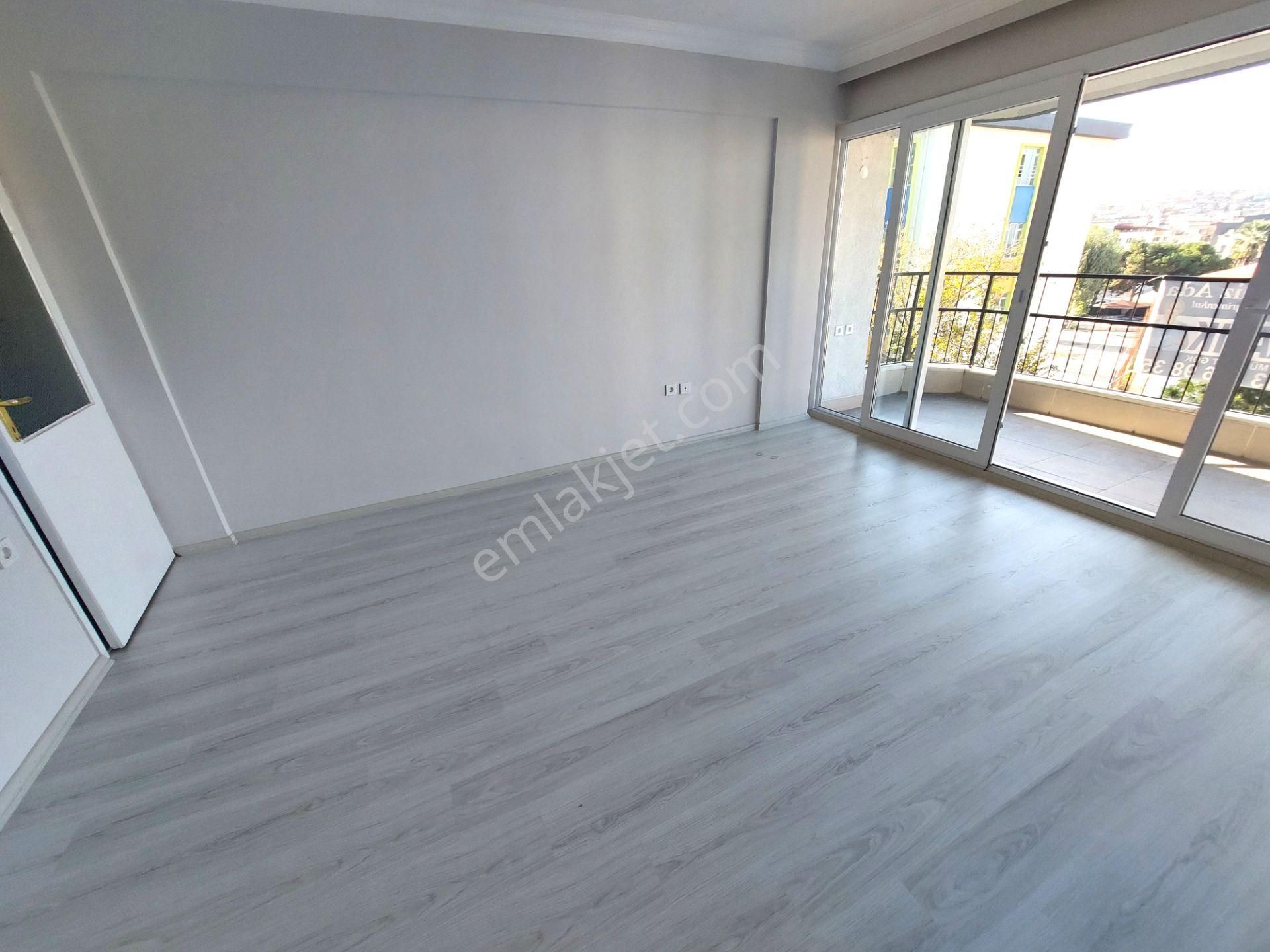 Kuşadası Marina'ya 150 Mt Deniz Manzaralı 2+1 Kiralık Daire - Görsel 6