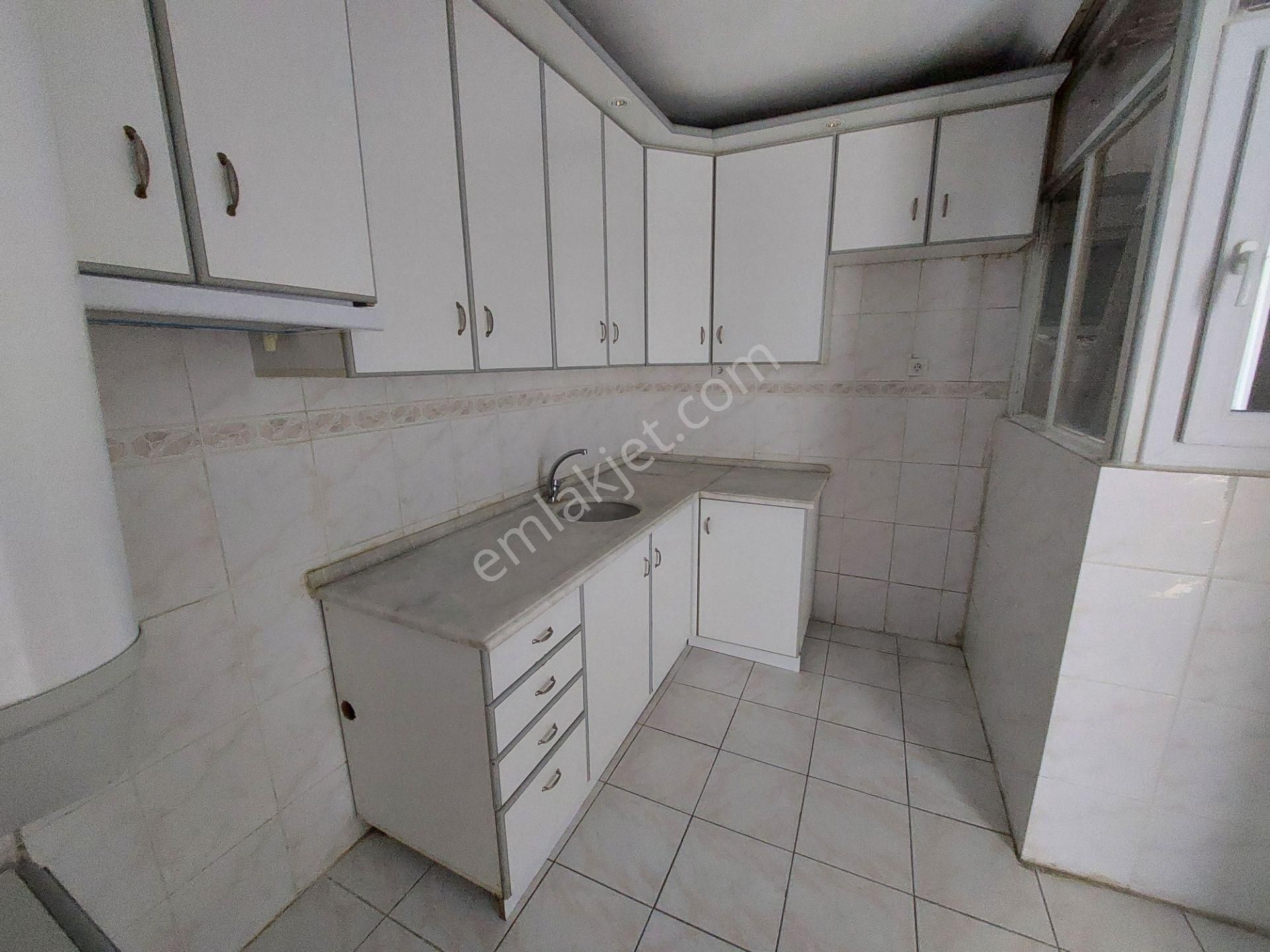 Kuşadası Marina'ya 150 Mt Deniz Manzaralı 2+1 Kiralık Daire - Görsel 10